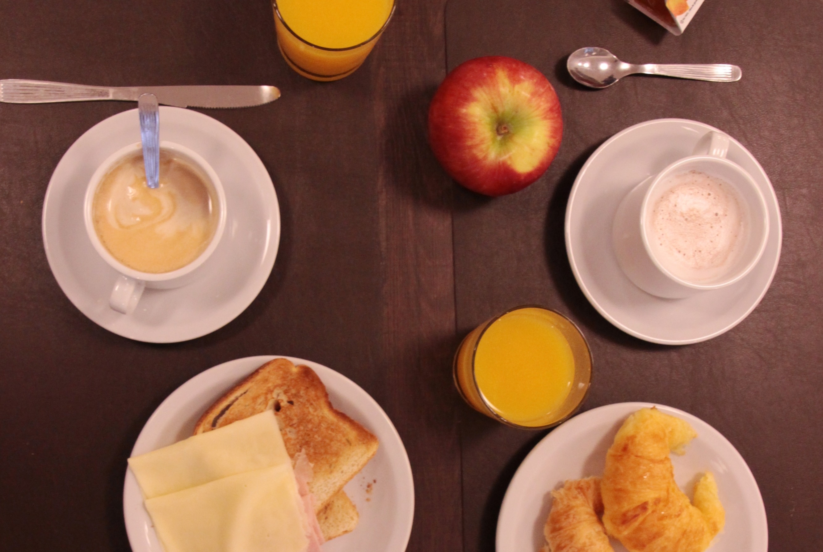 Free breakfast at Days Inn & Suites by Wyndham La Plata in La Plata, Other than US/Canada