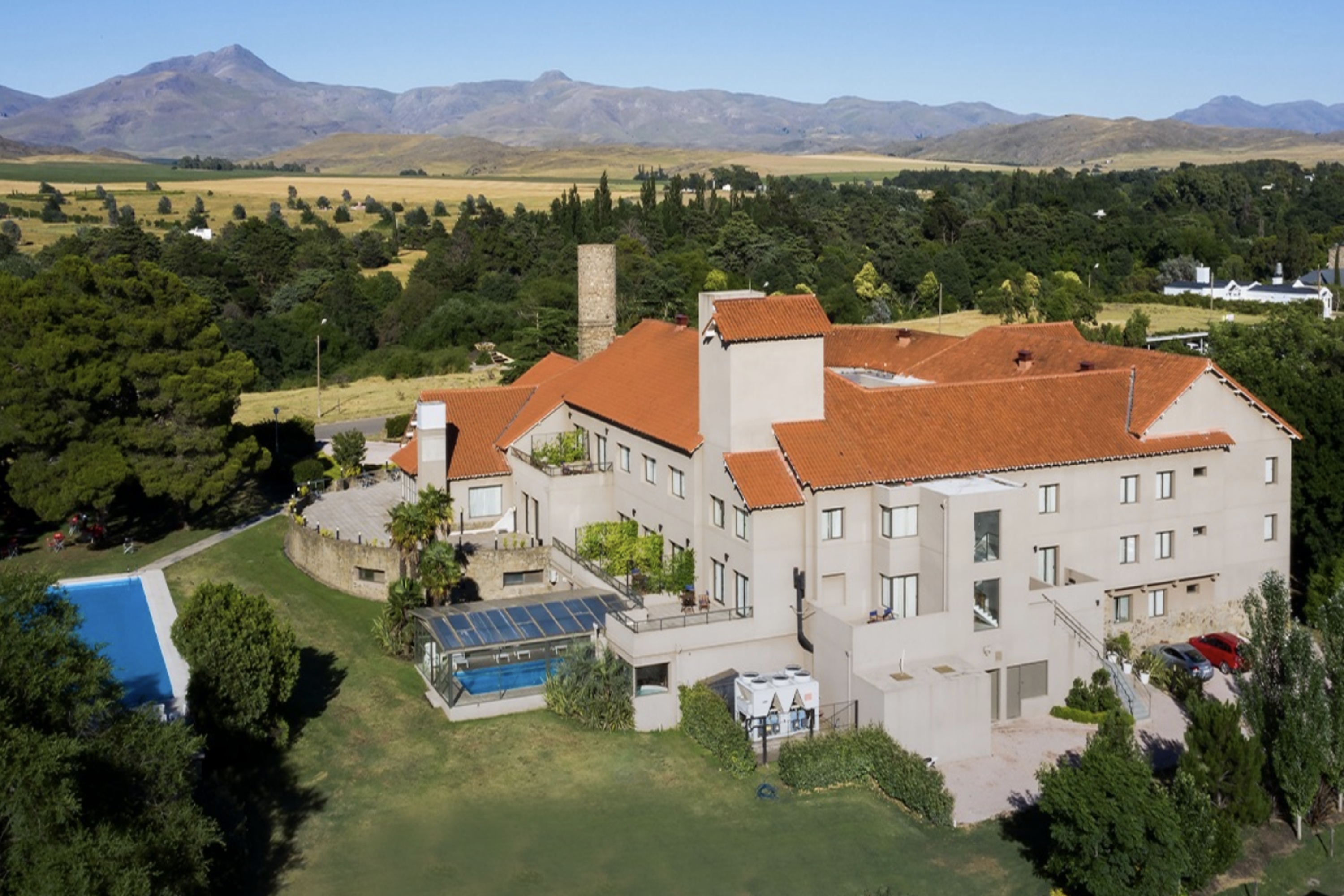Exterior of Days Inn by Wyndham Sierra de la Ventana hotel in Sierra de la Ventana, Other than US/Canada