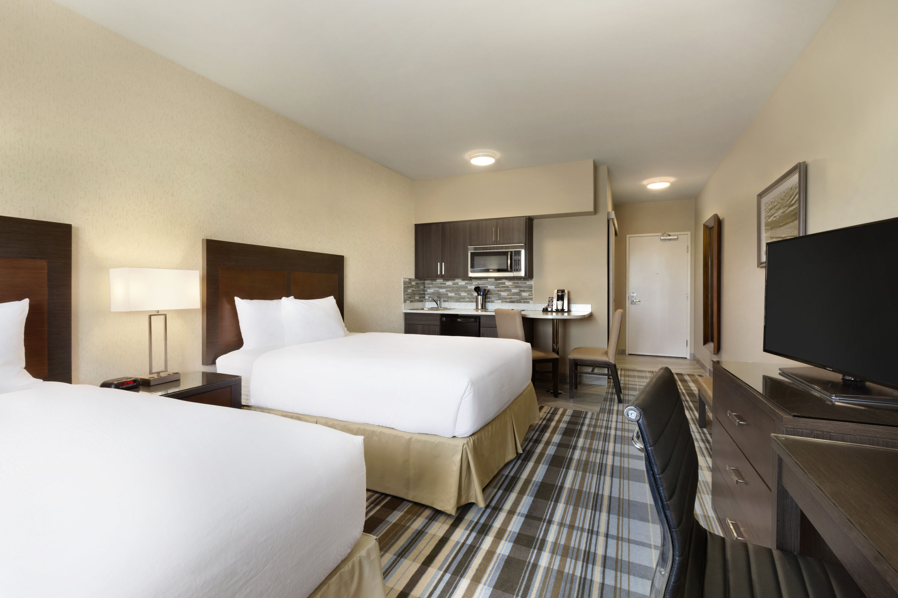 Days Inn Amp Suites By Wyndham Airdrie Airdrie Ab Hotels