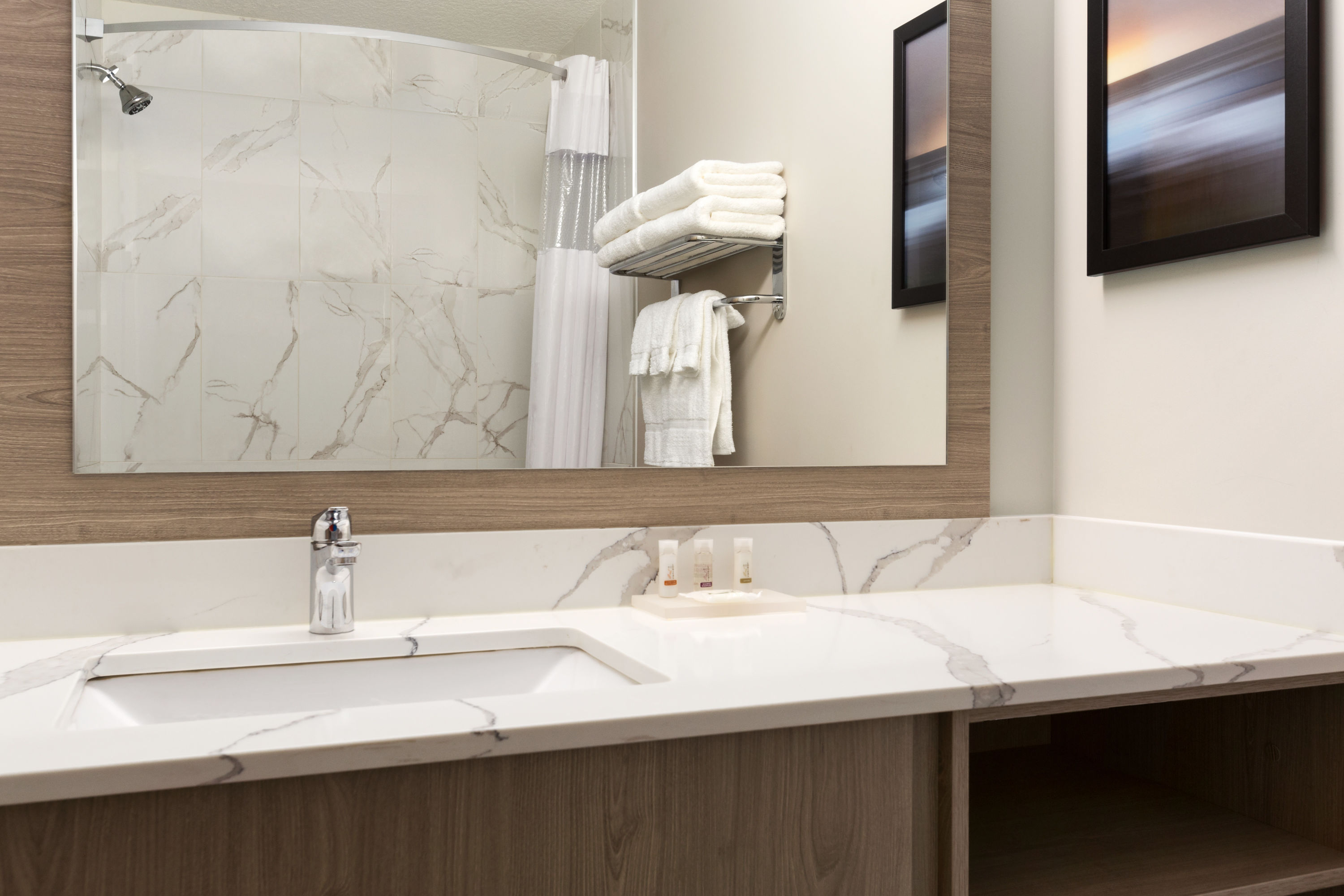 Guest room bath at the Days Inn by Wyndham Calgary North Balzac in Balzac, Alberta