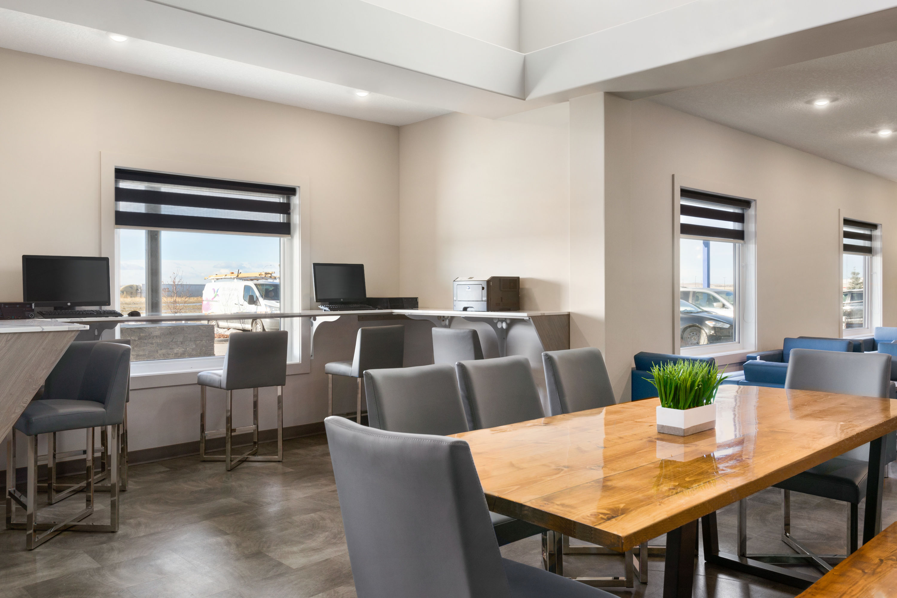 Days Inn by Wyndham Calgary North Balzac business center in Balzac, Alberta