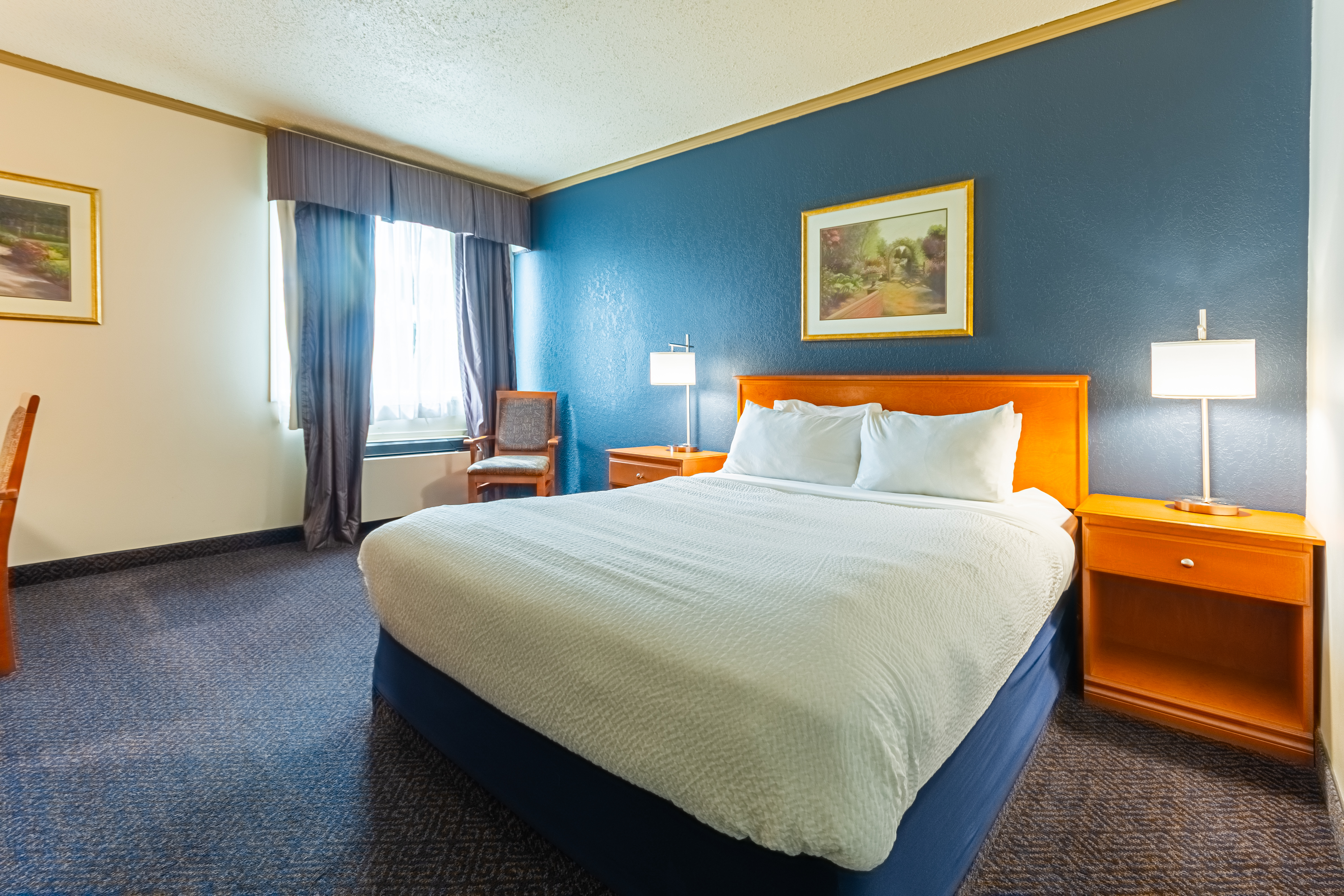 Guest room at the Days Inn by Wyndham Drayton Valley in Drayton Valley, Alberta