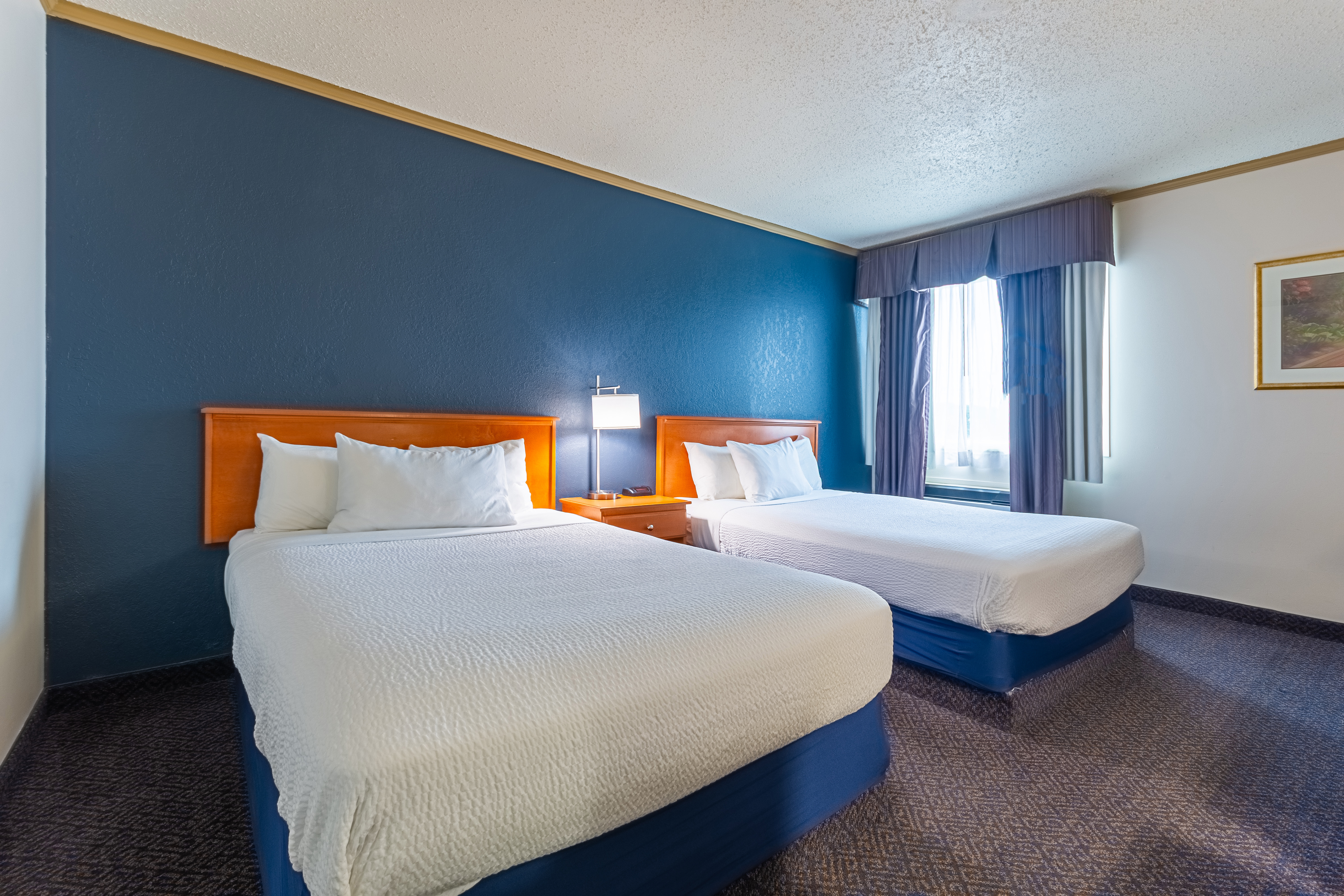 Guest room at the Days Inn by Wyndham Drayton Valley in Drayton Valley, Alberta