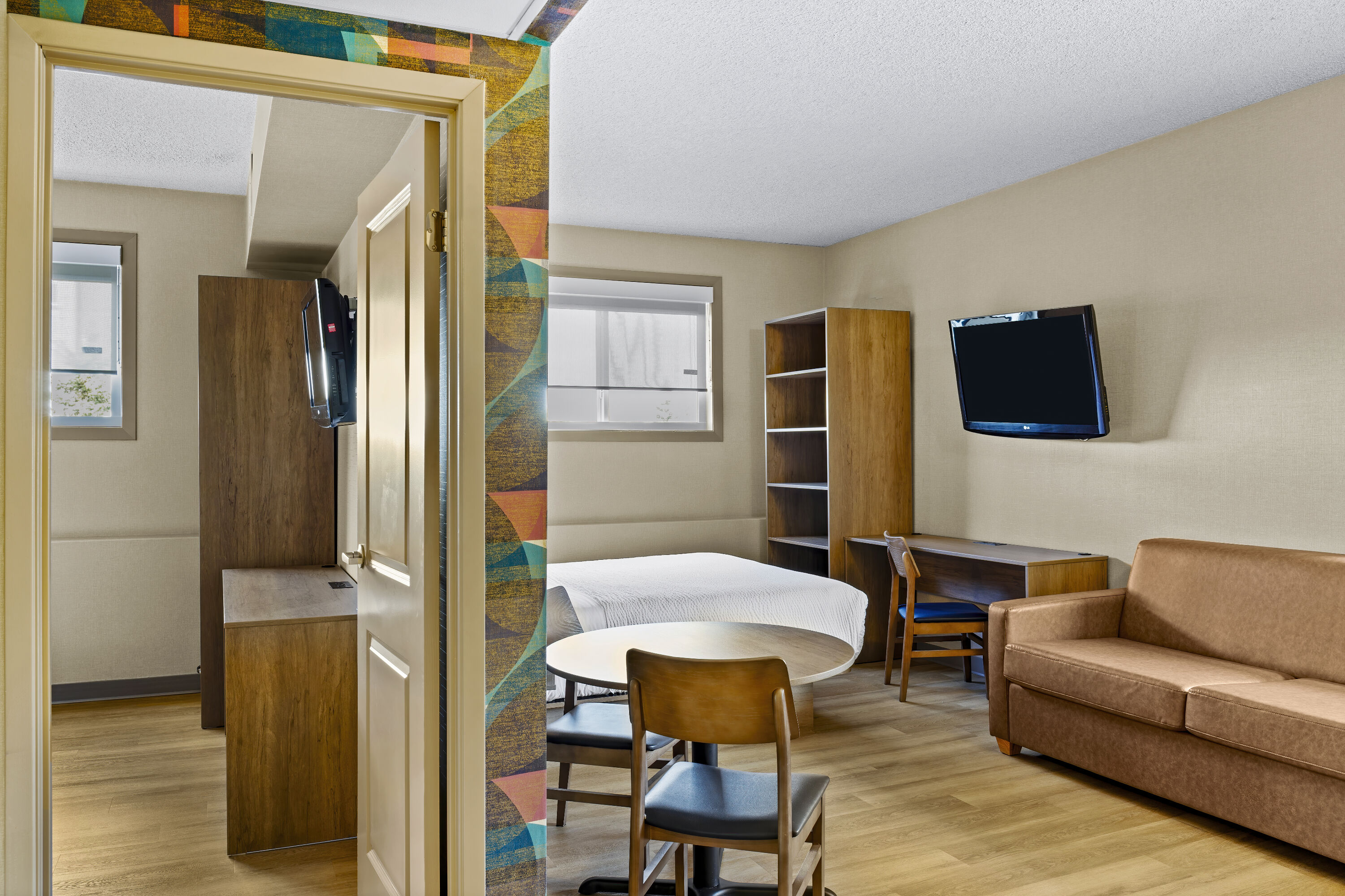 Days Inn & Suites by Wyndham West Edmonton suite in Edmonton, Alberta