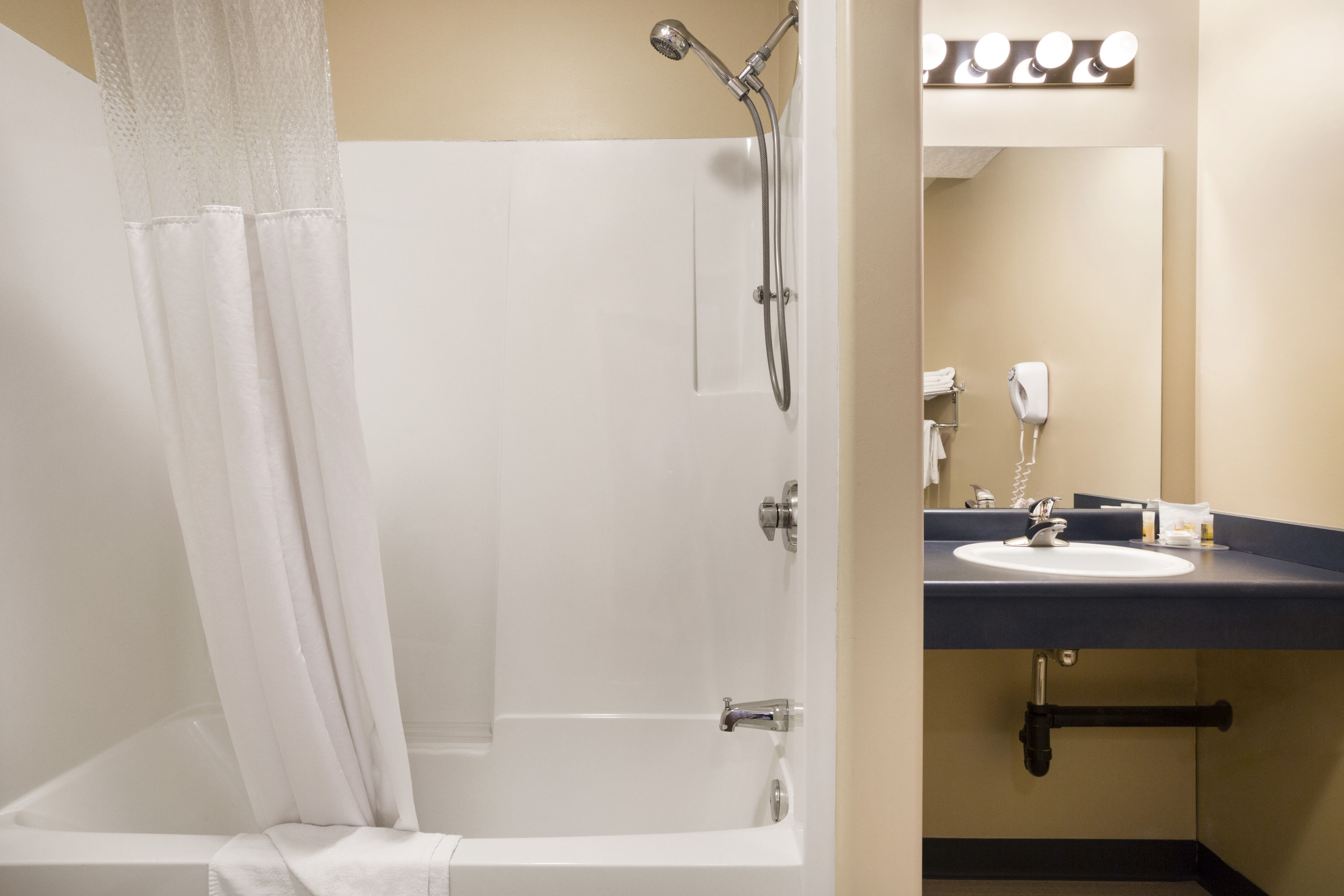 Guest room bath at the Days Inn by Wyndham Hinton in Hinton, Alberta