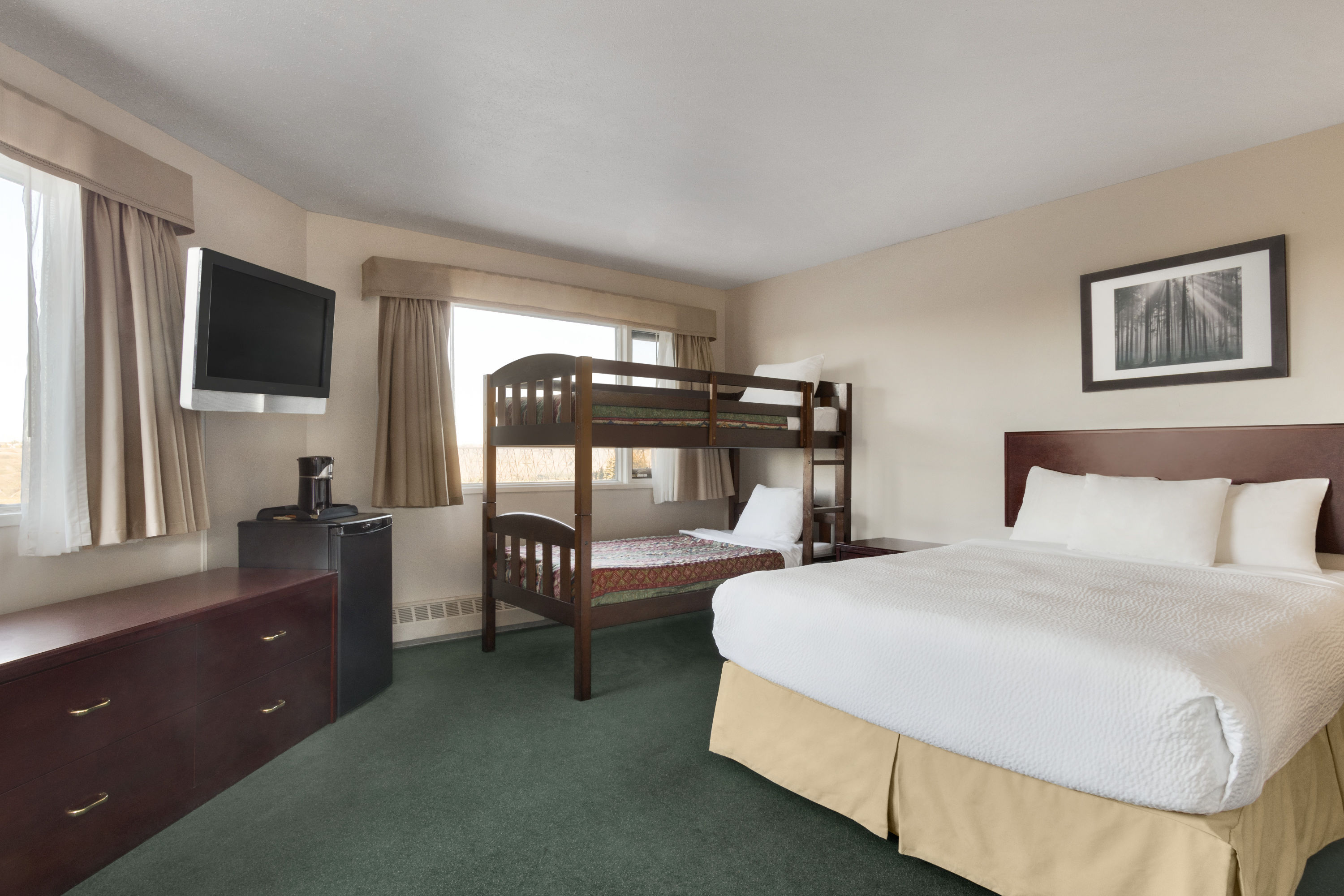Days Inn by Wyndham Lethbridge suite in Lethbridge, Alberta