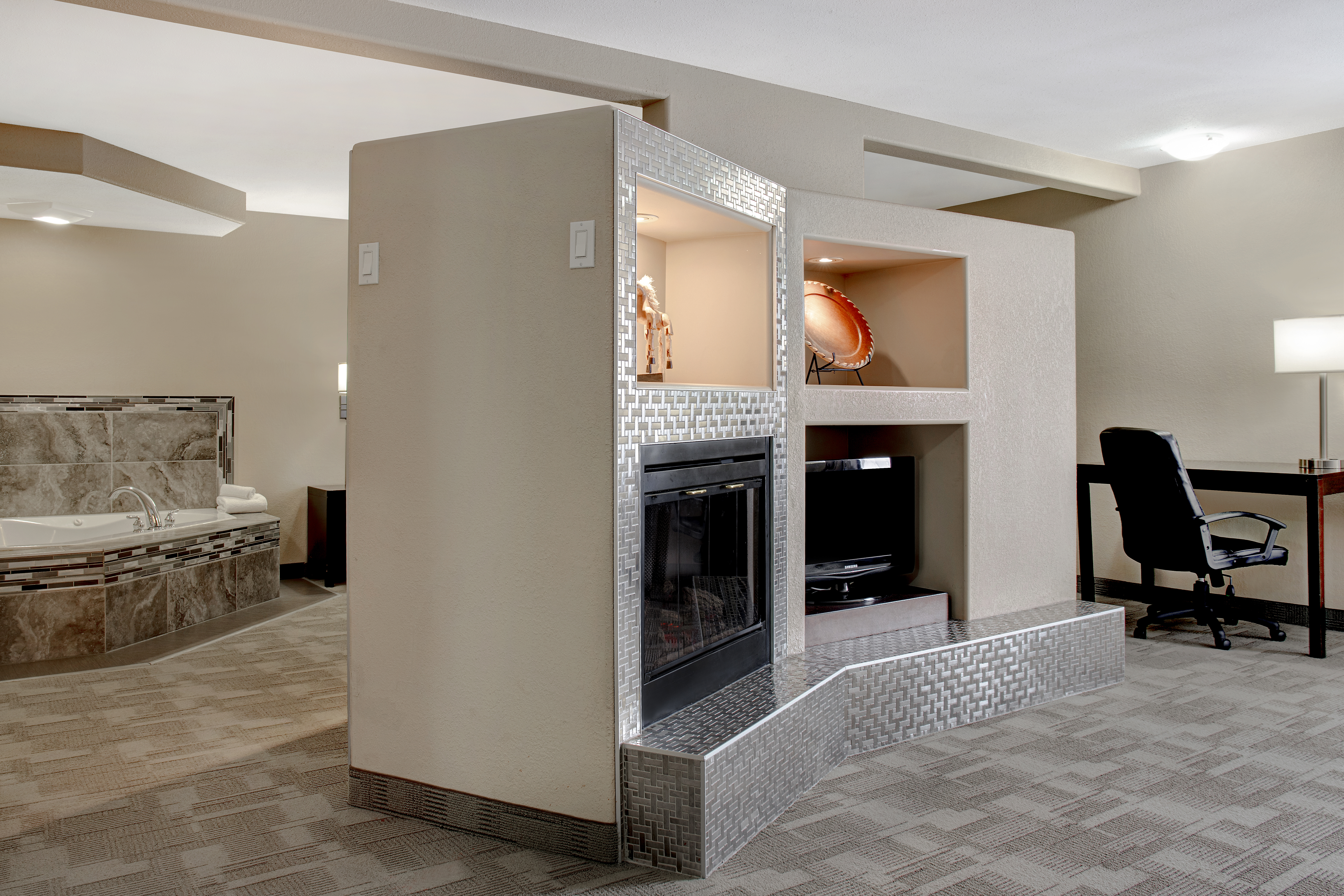Guest room at the Days Inn by Wyndham Medicine Hat in Medicine Hat, Alberta