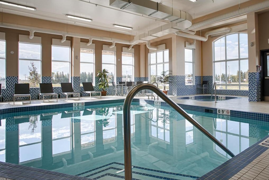Indoor pool at the Days Inn by Wyndham Redwater in Redwater, Alberta