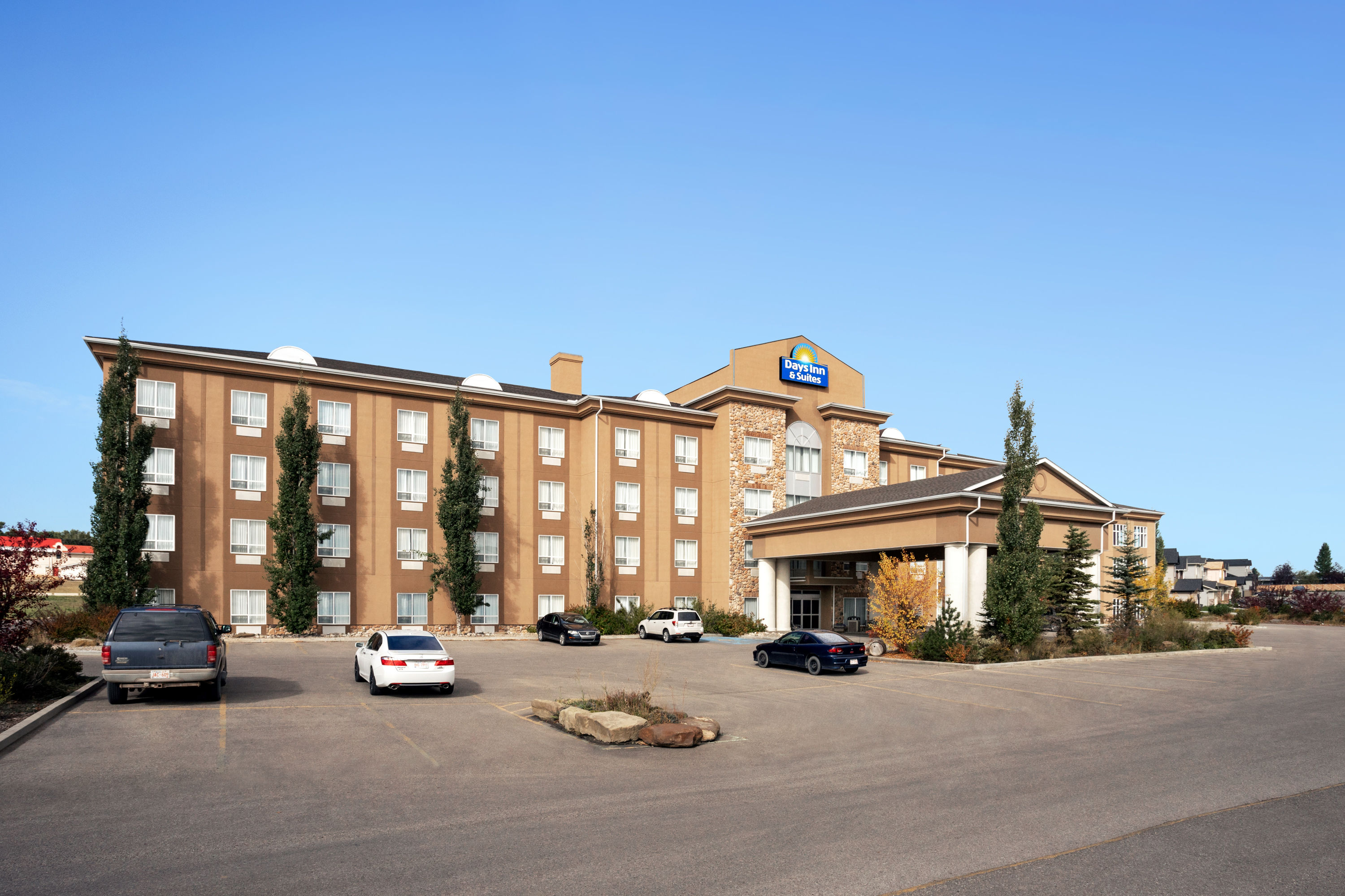Days Inn Suites By Wyndham Strathmore Strathmore Ab Hotels