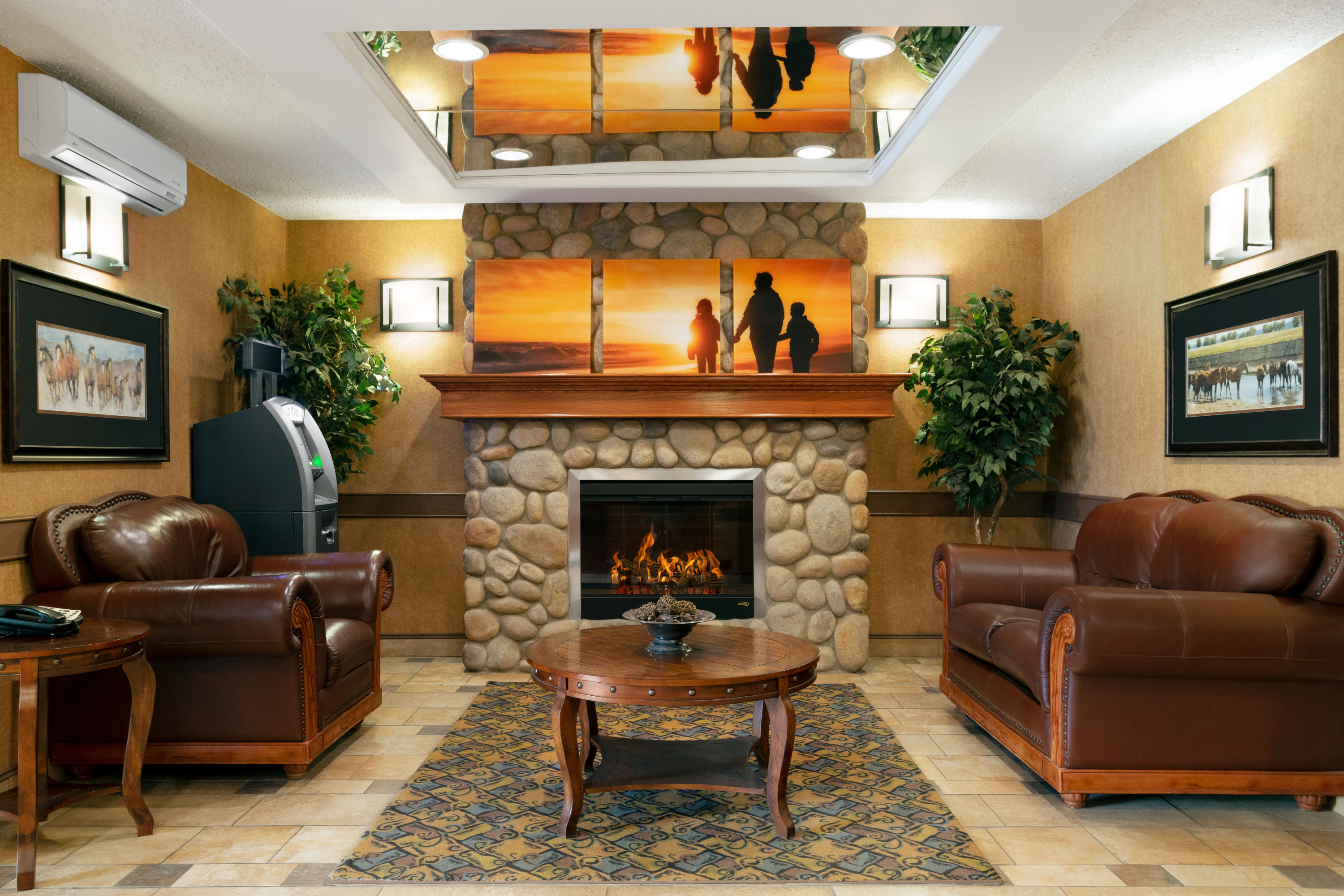 Days Inn & Suites by Wyndham Strathmore Strathmore, AB Hotels
