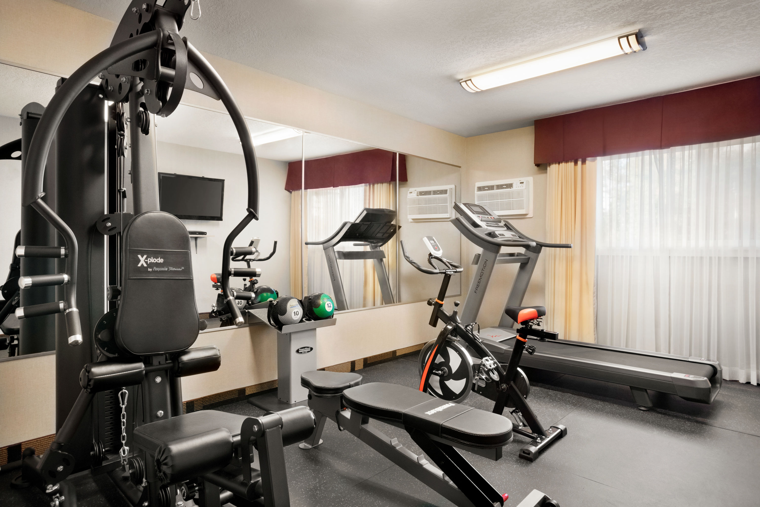Fitness room at Days Inn by Wyndham Sylvan Lake in Sylvan Lake, Alberta