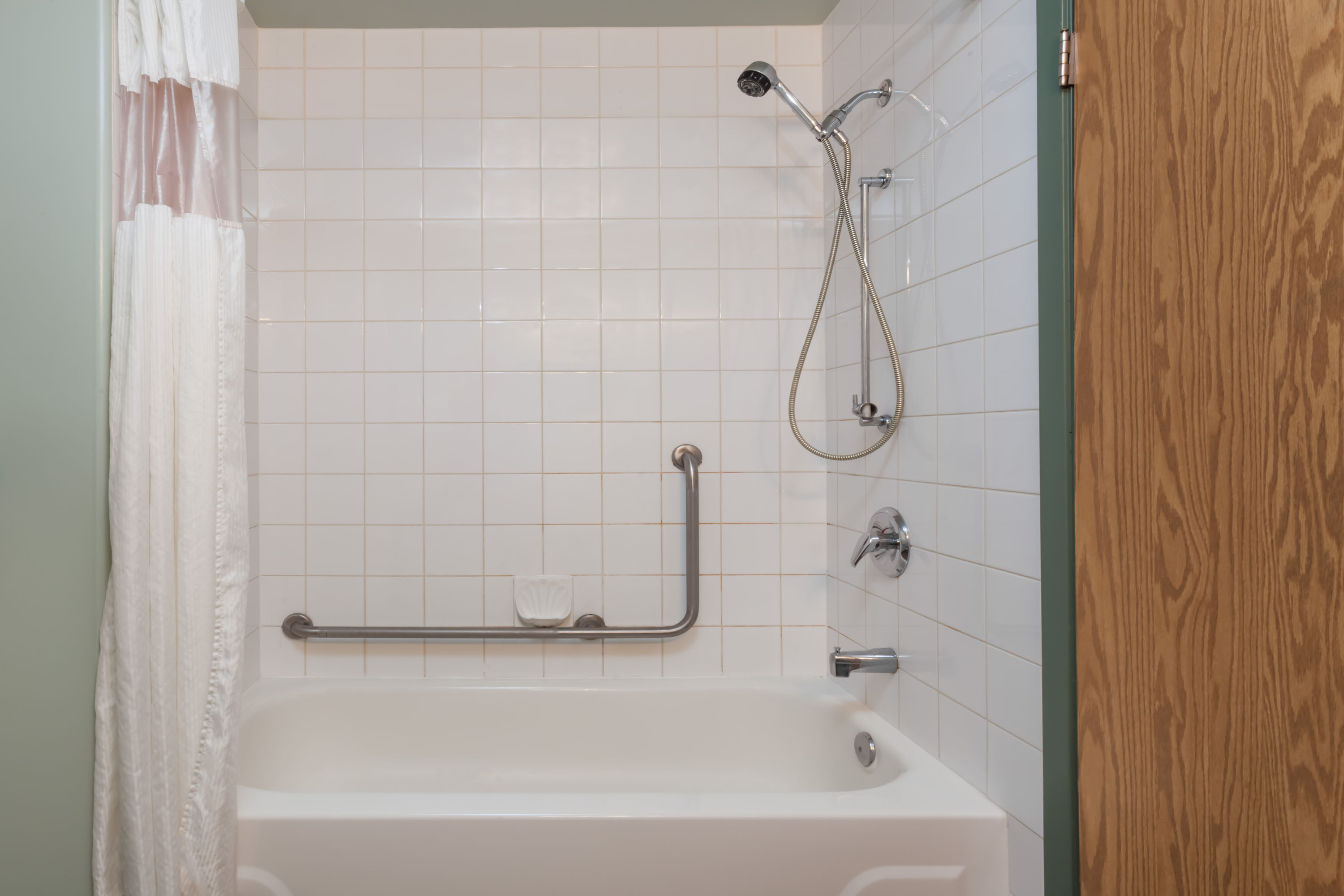 Guest room bath at the Days Inn by Wyndham Taber in Taber, Alberta