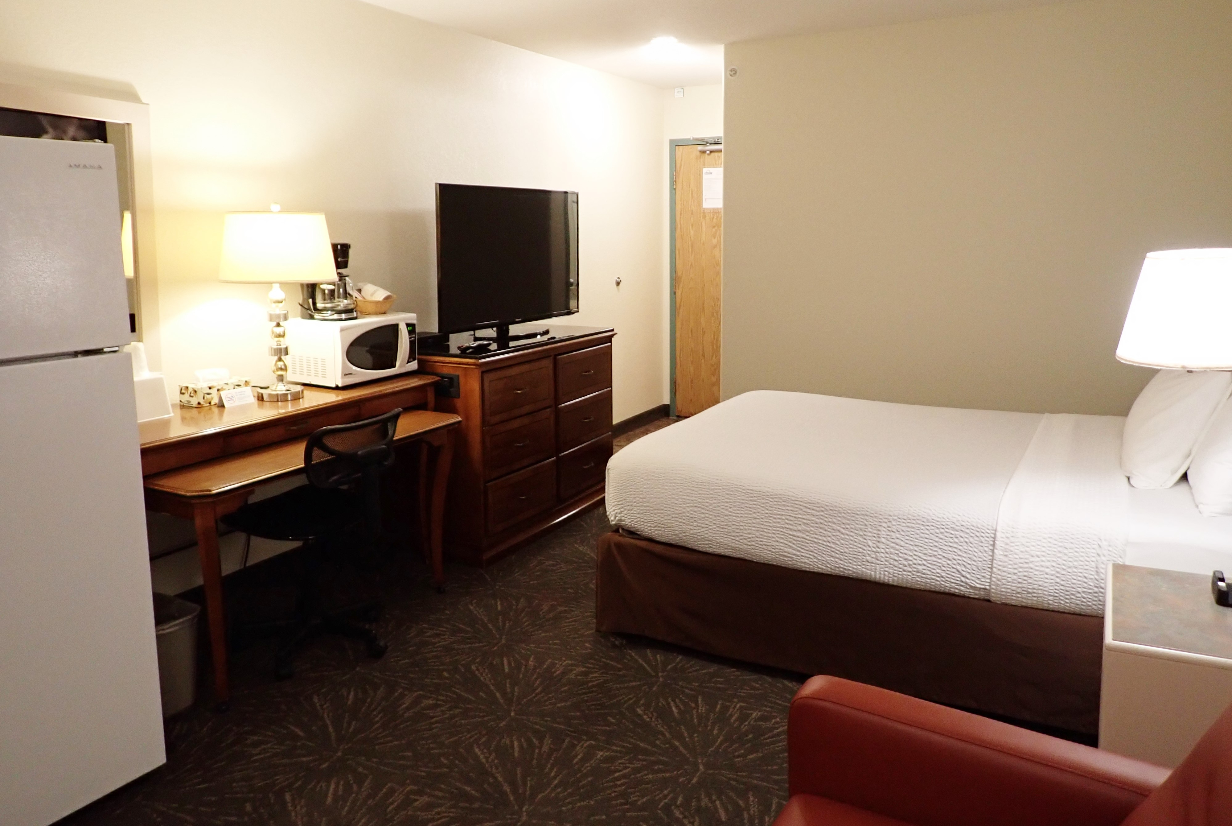 Guest room at the Days Inn by Wyndham Taber in Taber, Alberta