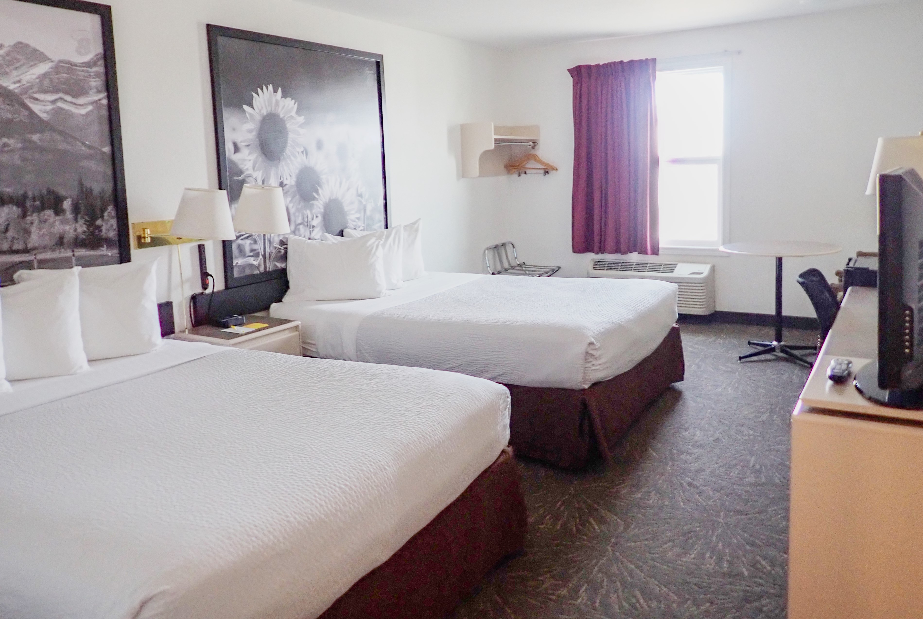 Guest room at the Days Inn by Wyndham Taber in Taber, Alberta