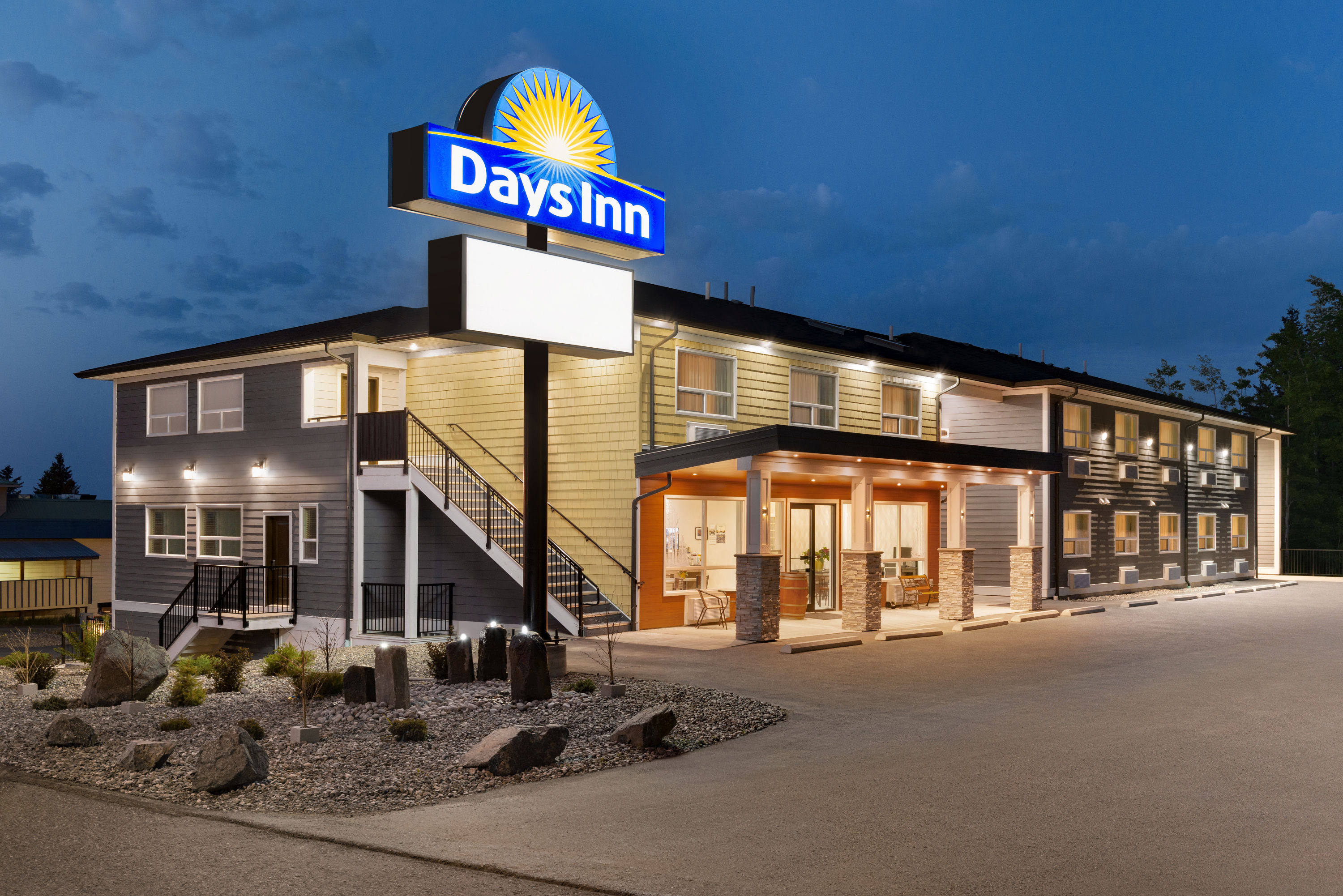 Days Inn Wyndham 100 Mile House 100 Mile House  Hotels