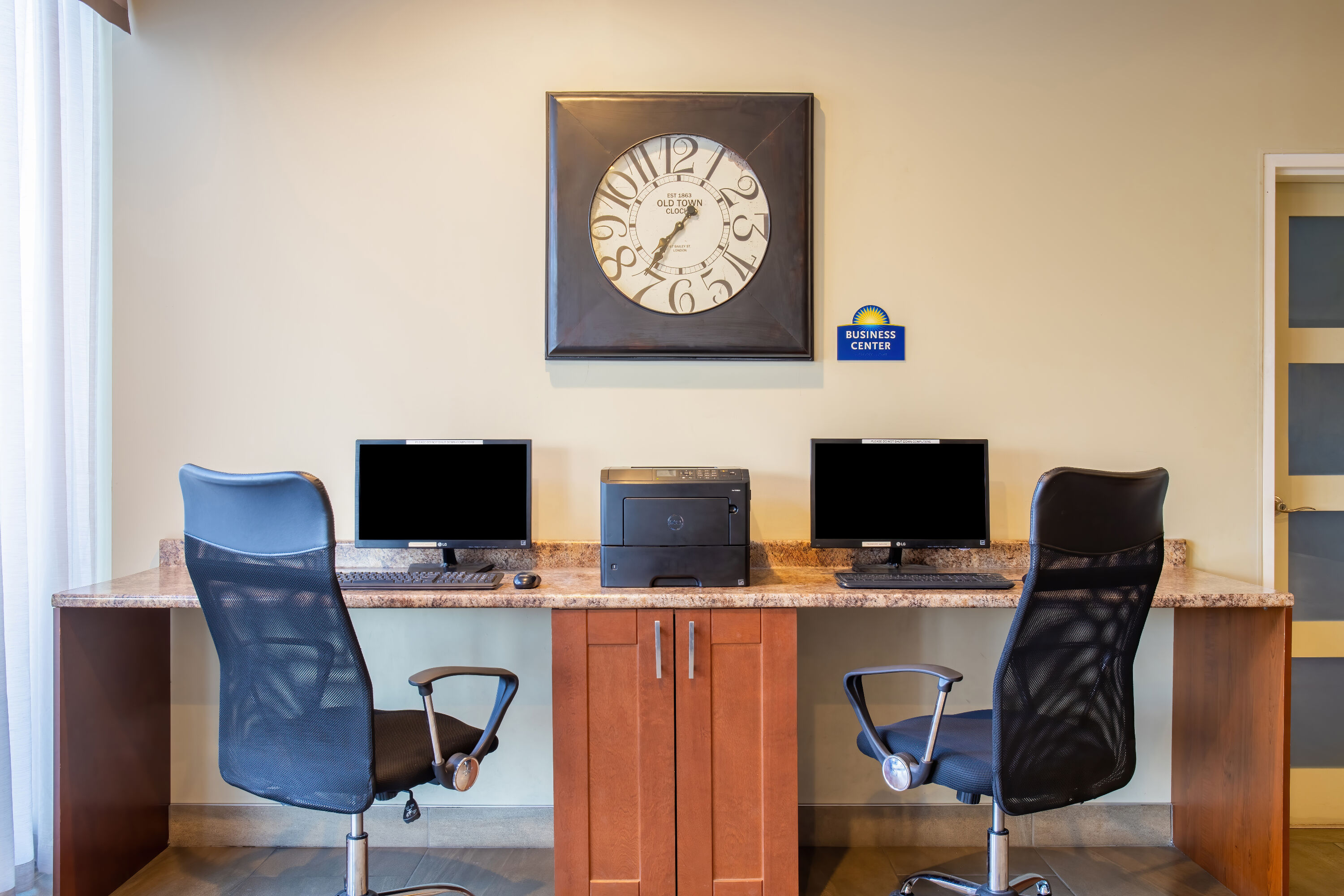 Days Inn by Wyndham Cranbrook Conference Centre business center in Cranbrook, British Columbia