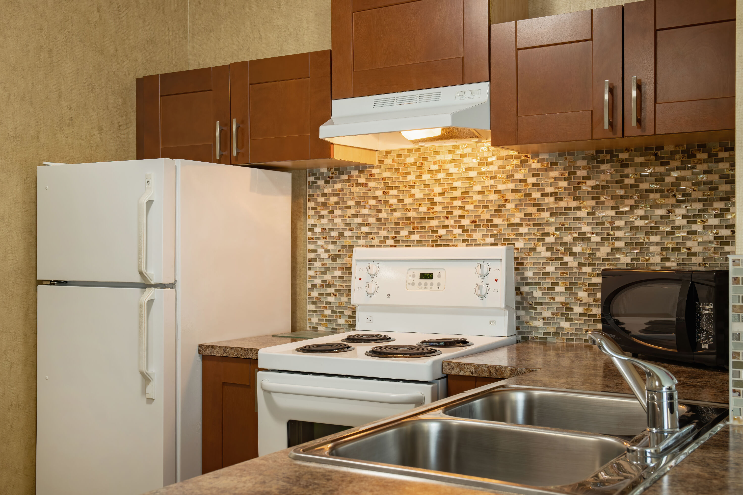 Days Inn by Wyndham Cranbrook Conference Centre suite kitchen in Cranbrook, British Columbia