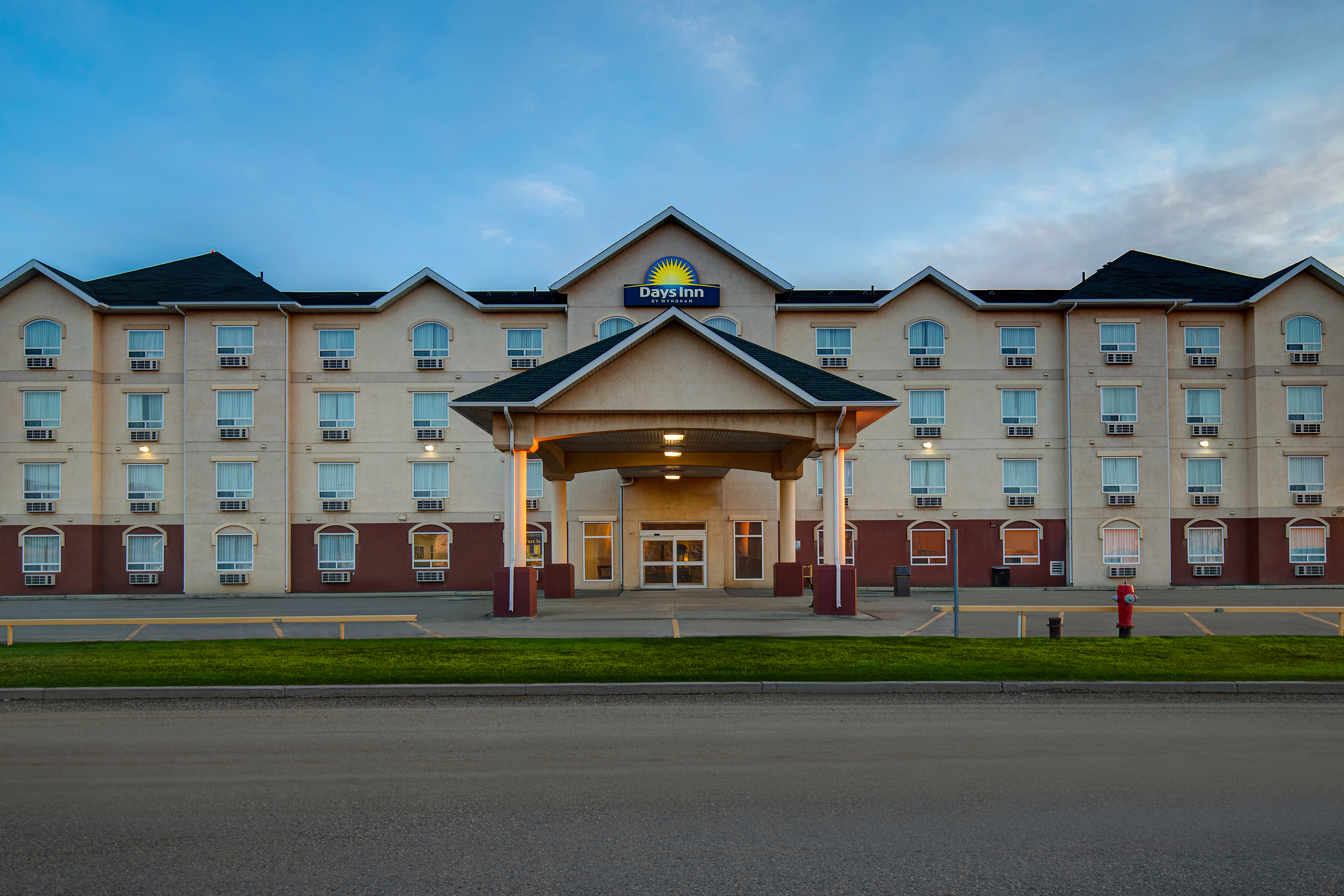 Exterior of Days Inn by Wyndham Dawson Creek hotel in Dawson Creek, British Columbia
