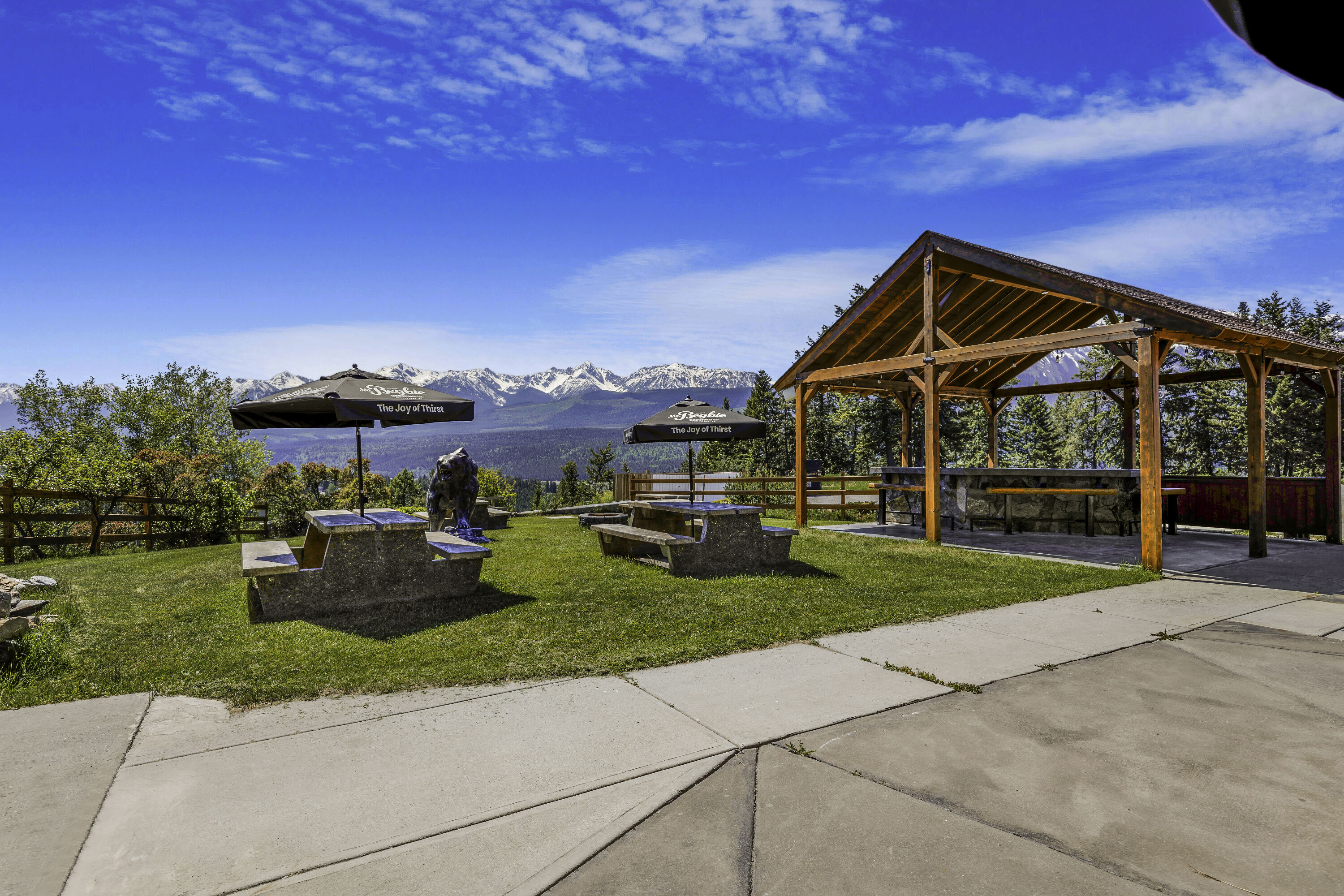 Courtyard at Days Inn by Wyndham Golden in Golden, British Columbia