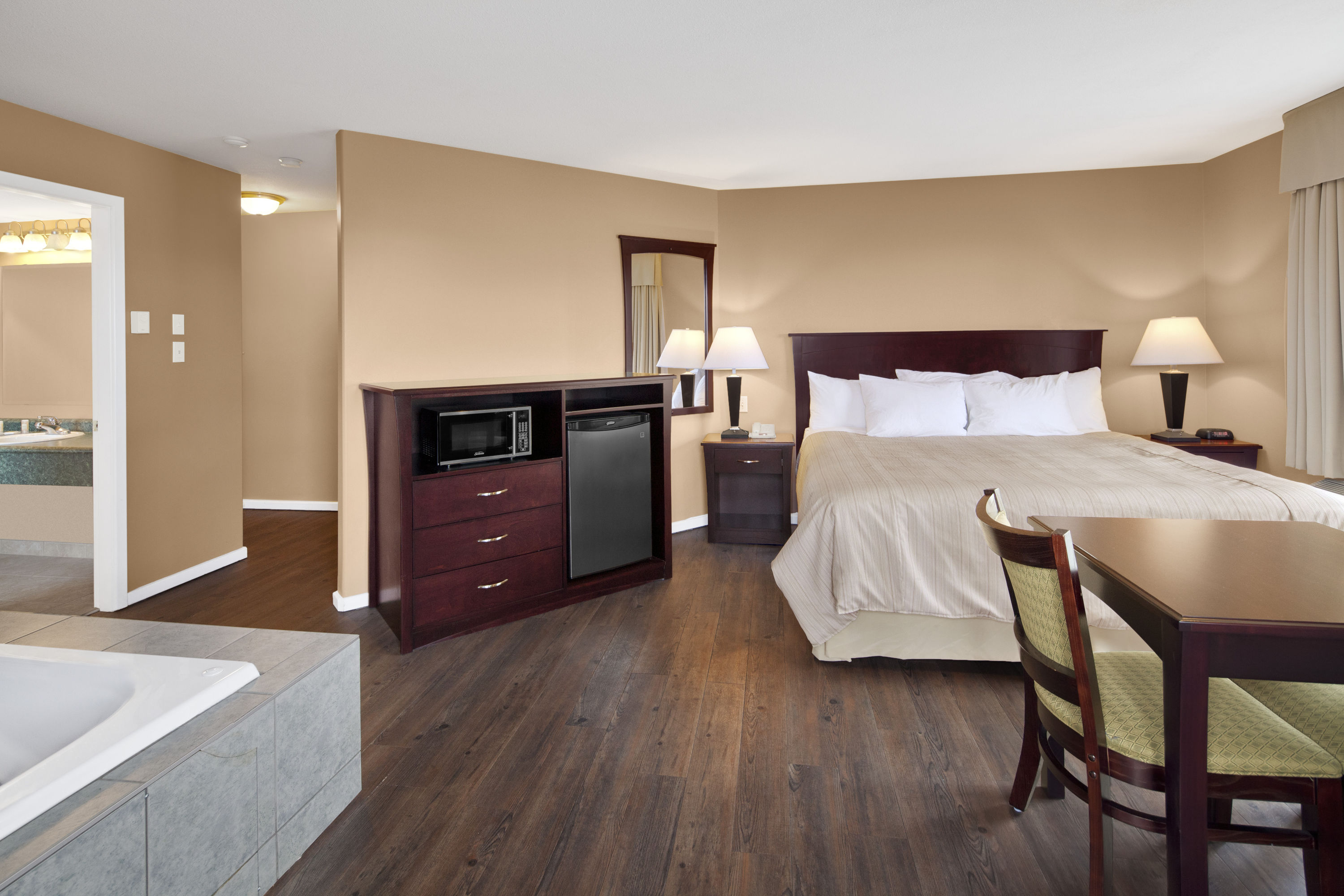 Days Inn By Wyndham Kamloops Bc Kamloops Bc Hotels
