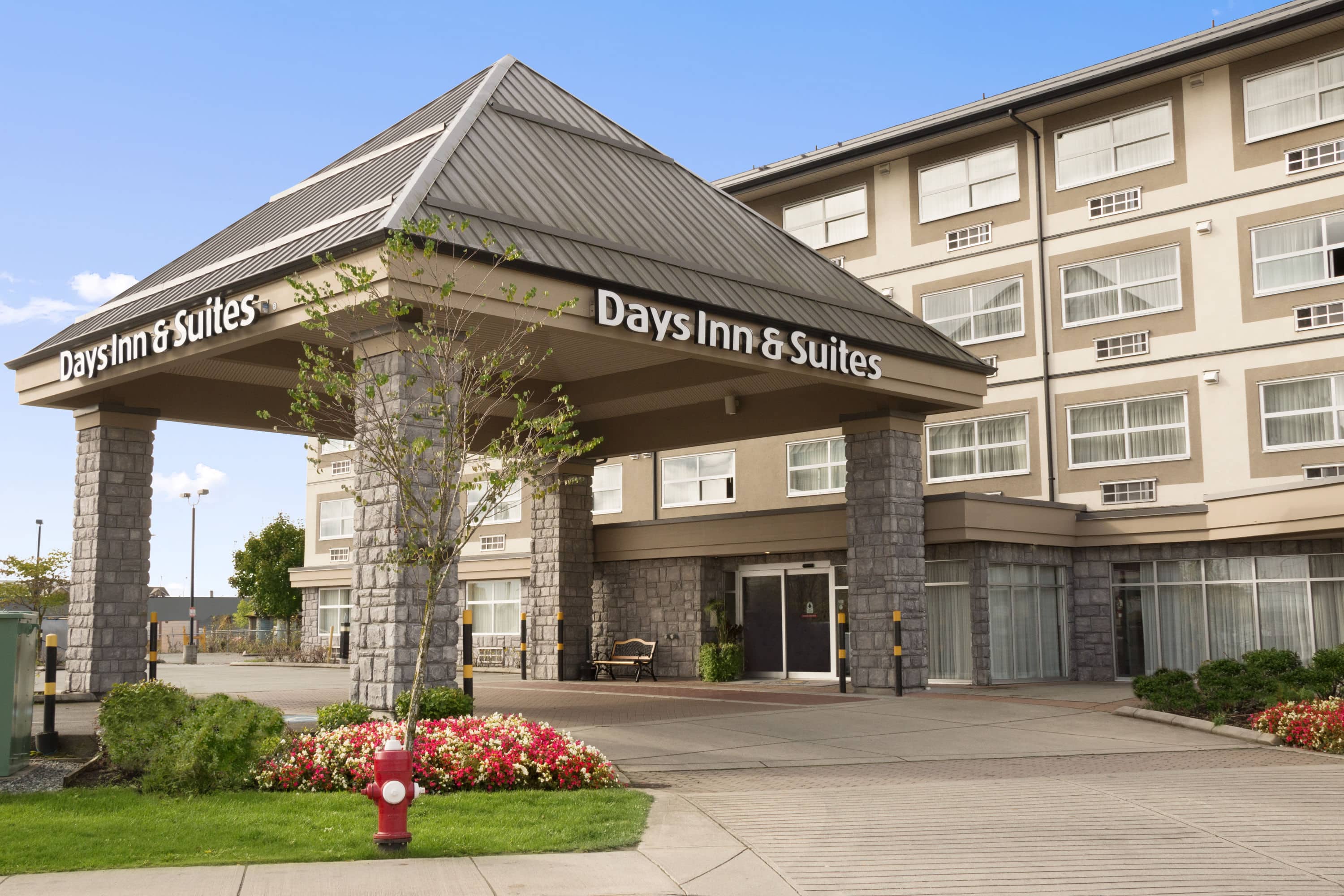 Days Inn & Suites by Wyndham Langley Langley, BC Hotels