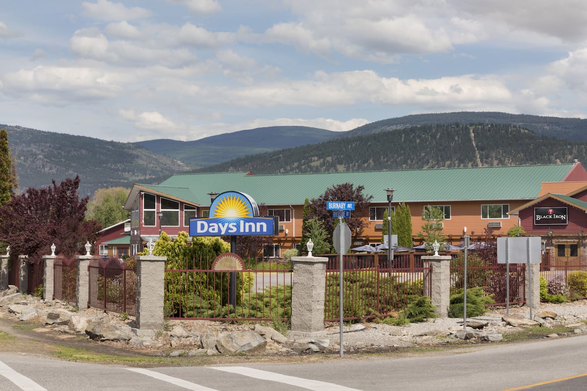 Days Inn Conference Centre Penticton Hotels Bc Exterior Of Days Inn Conference Centre Penticton Hotel In British Columbia