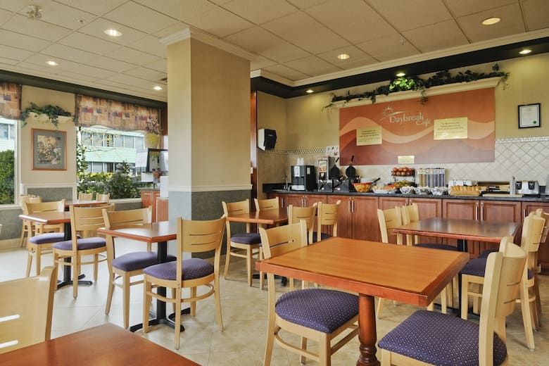 Days Inn - Vancouver Airport restaurant in Richmond, British Columbia