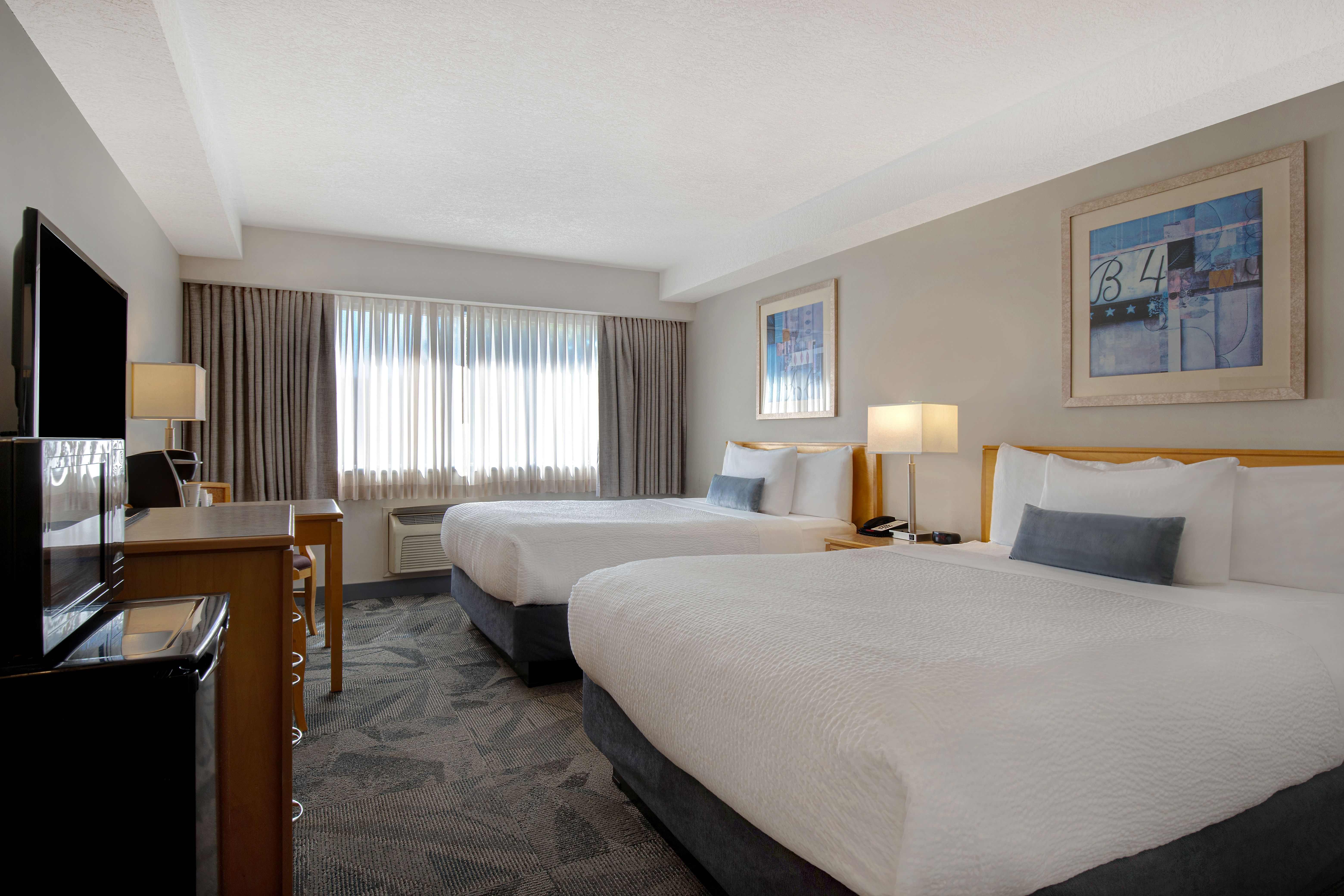 Days Inn by Wyndham Victoria Airport Sidney suite in Sidney, British Columbia