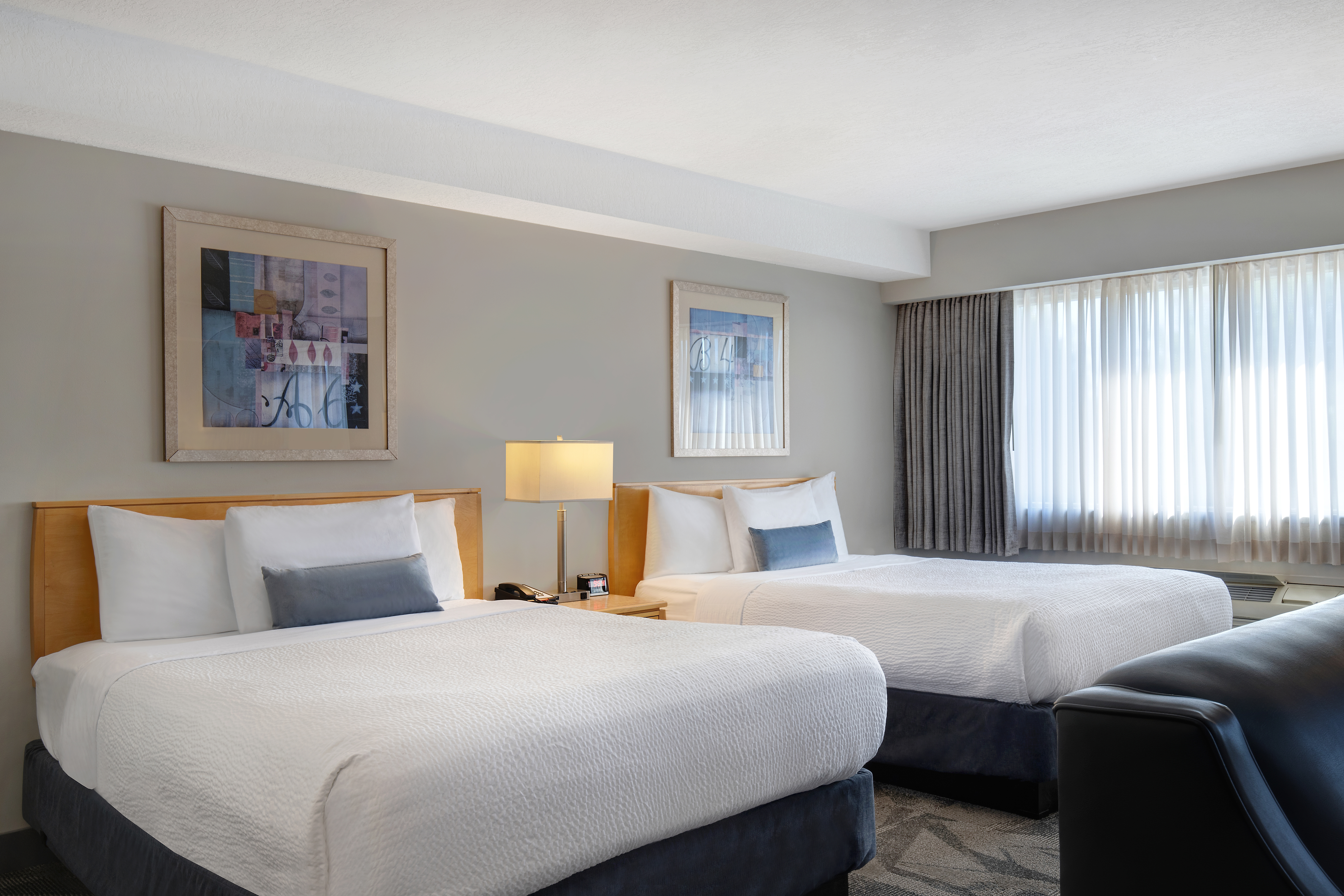 Days Inn by Wyndham Victoria Airport Sidney suite in Sidney, British Columbia