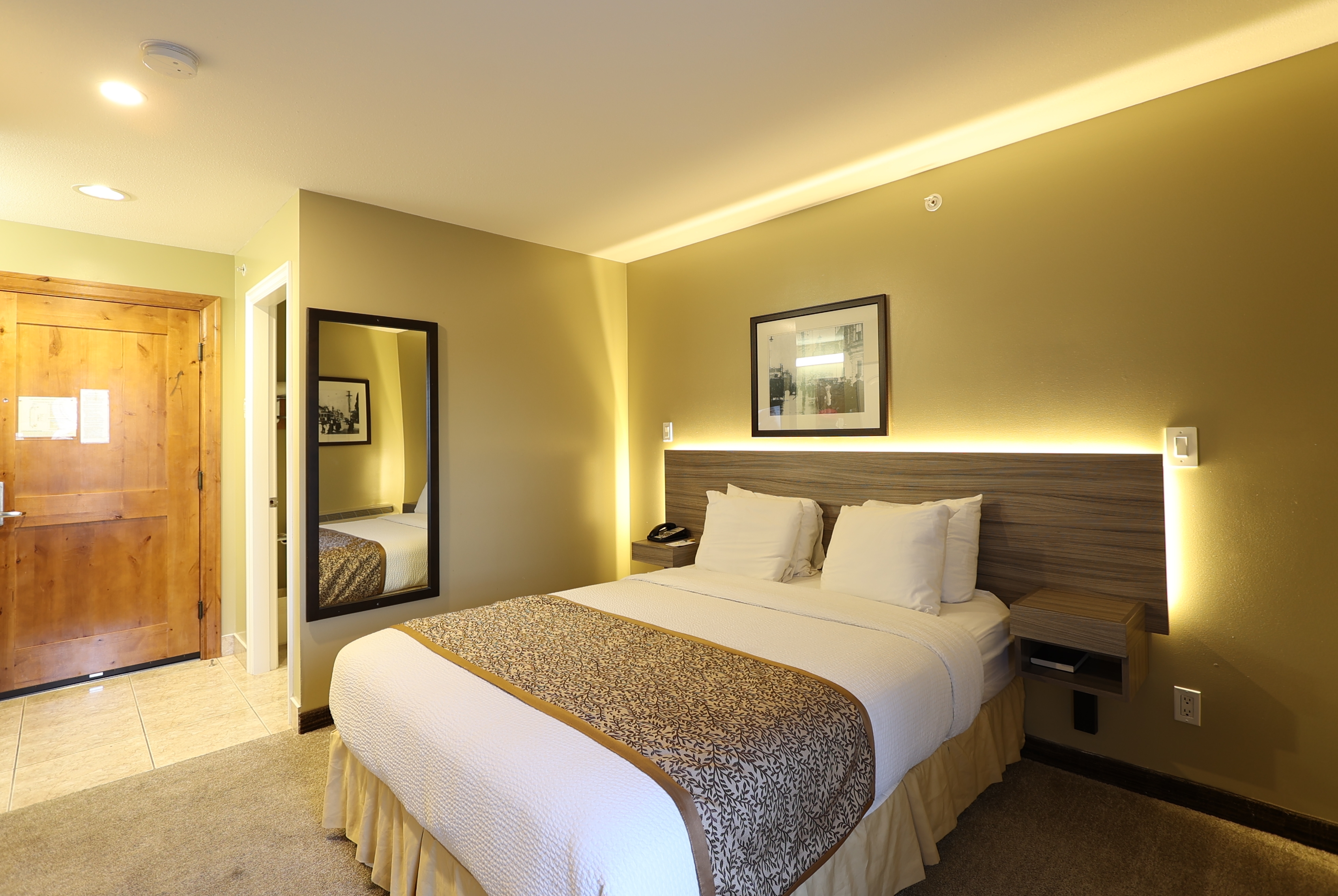 Guest room at the Days Inn by Wyndham Surrey in Surrey, British Columbia