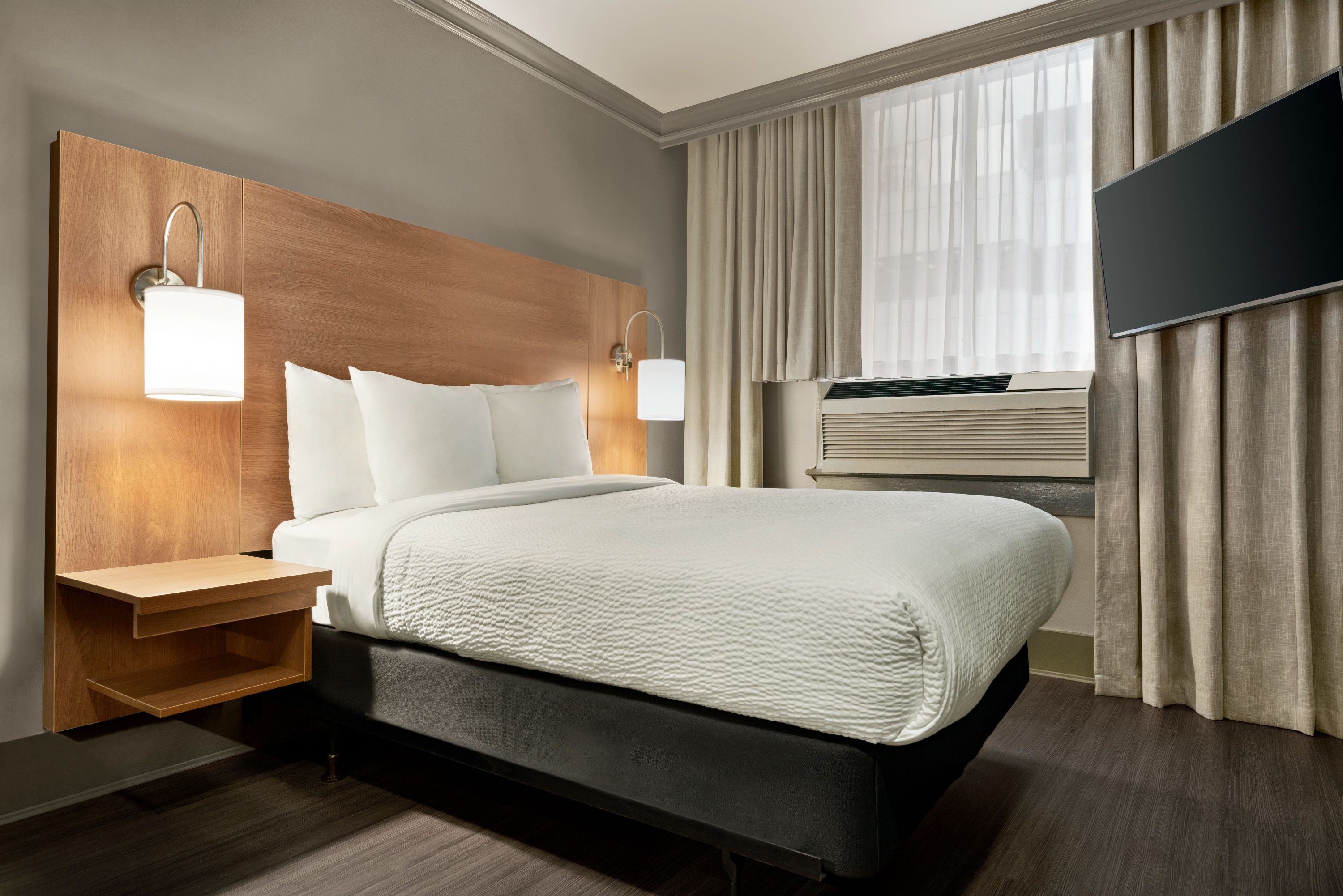 Days Inn By Wyndham Vancouver Downtown Vancouver Bc Hotels