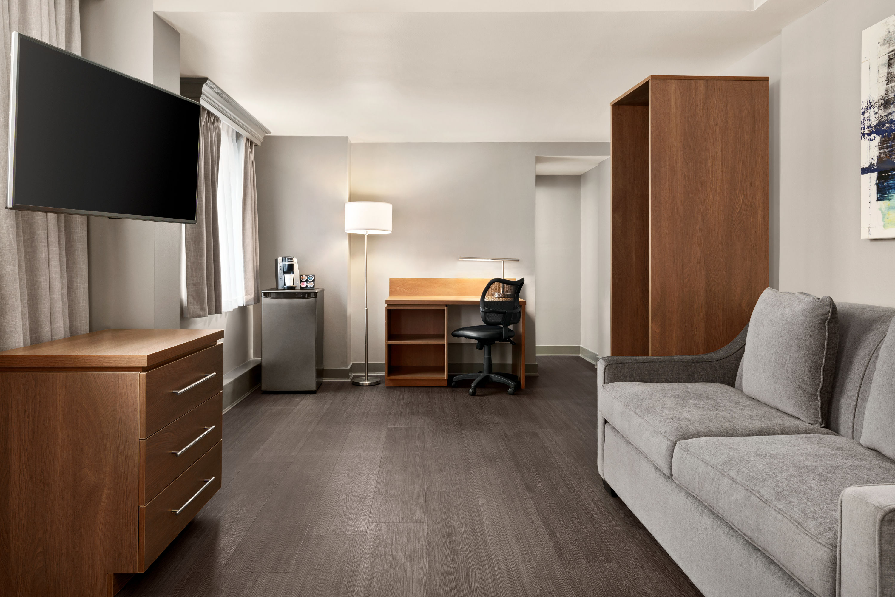 Days Inn By Wyndham Vancouver Downtown Vancouver Bc Hotels