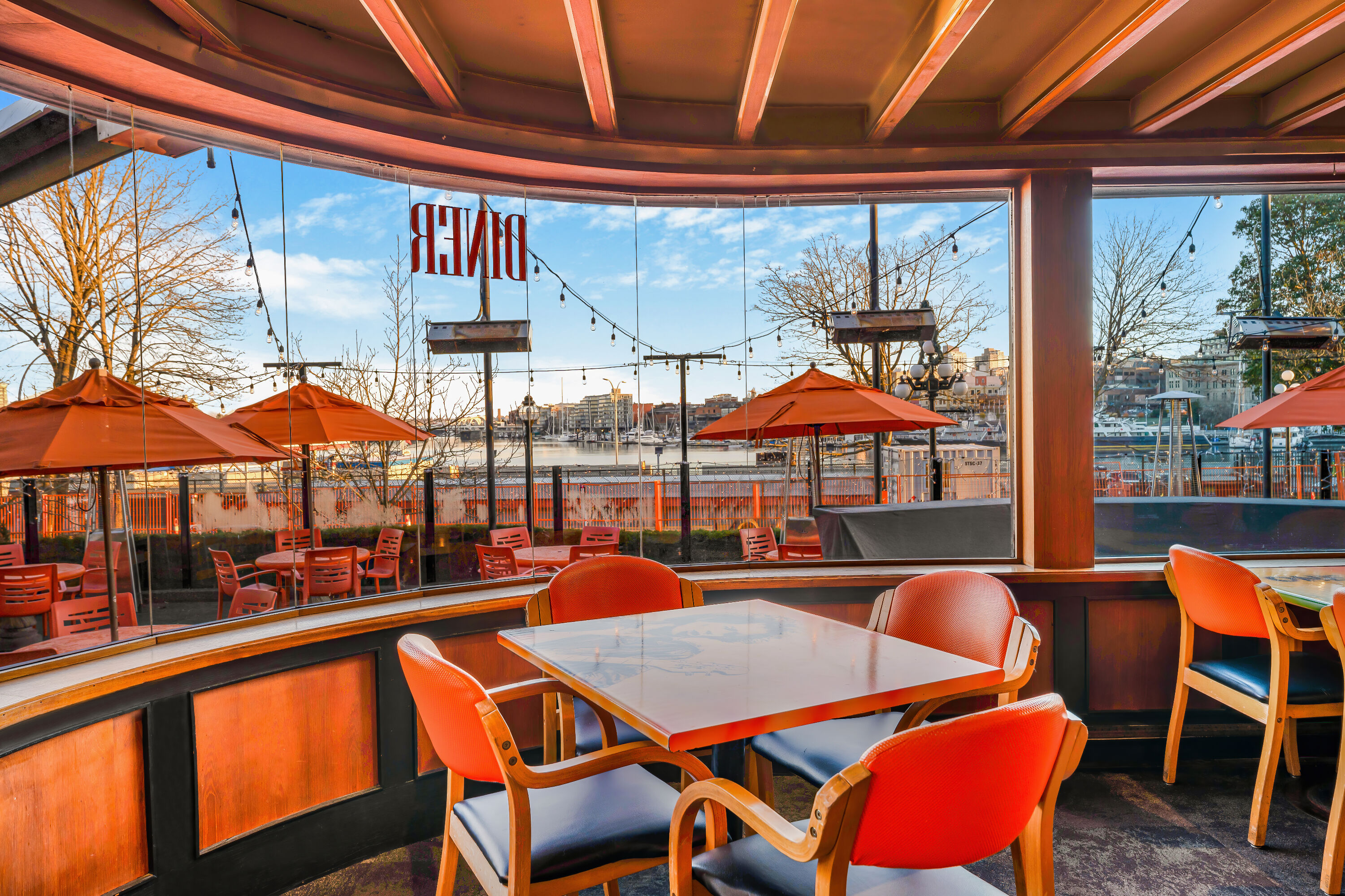 Days Inn by Wyndham Victoria On The Harbour restaurant bar in Victoria, British Columbia