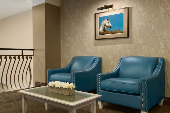 Days Inn & Suites by Wyndham Brandon | Brandon, MB Hotels