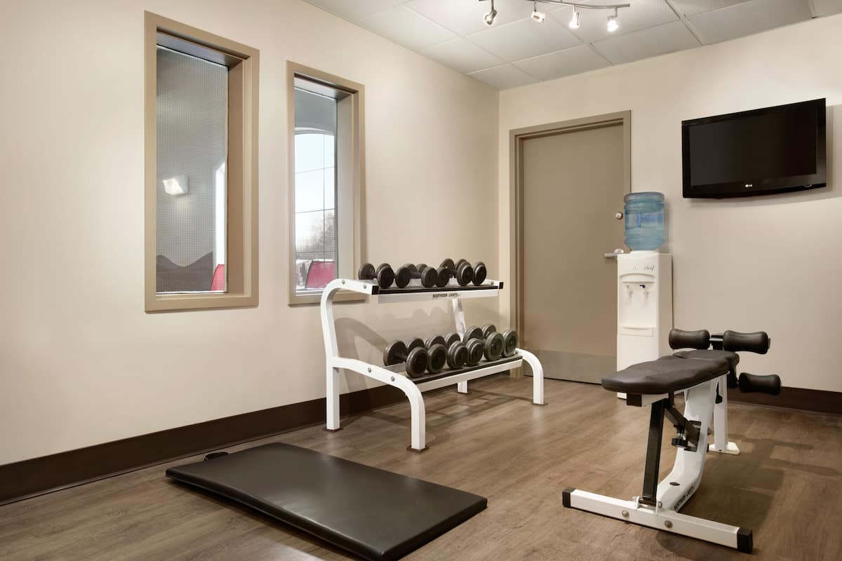 Days Inn & Suites by Wyndham Brandon | Brandon, MB Hotels