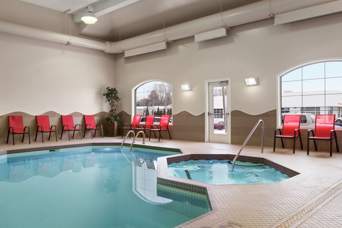 Days Inn & Suites by Wyndham Brandon | Brandon, MB Hotels