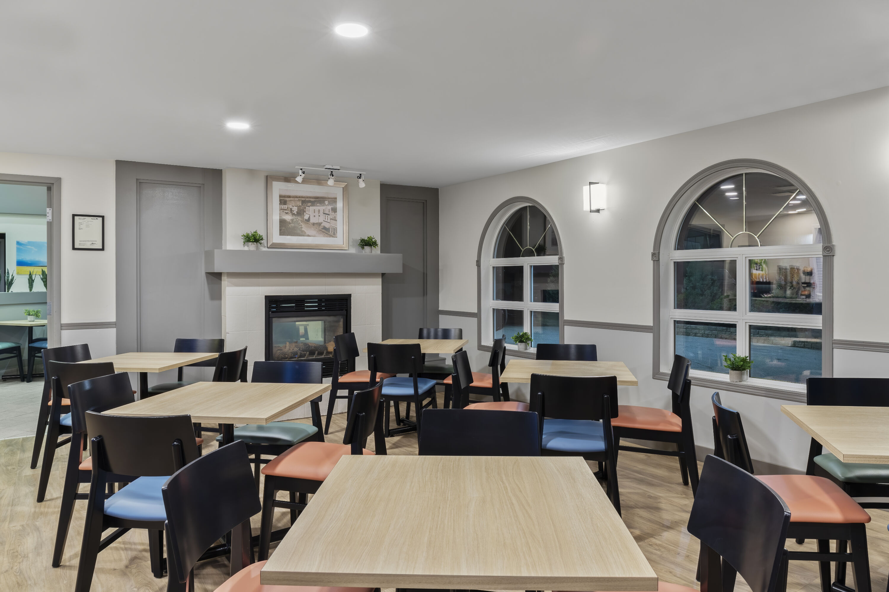 Days Inn by Wyndham Steinbach restaurant breakfast area with seating in Steinbach, Manitoba