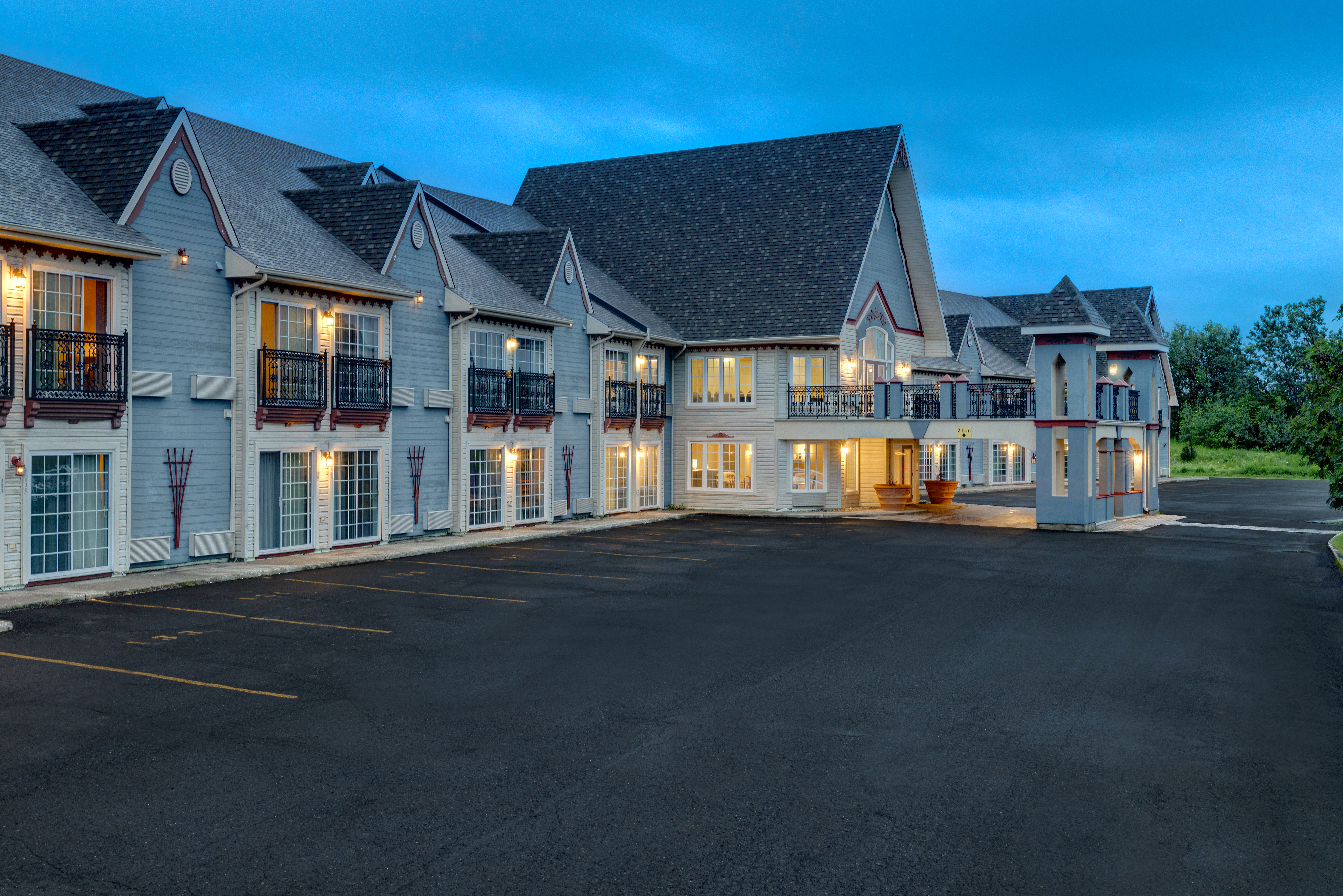 Exterior of Days Inn by Wyndham Edmundston hotel in Edmundston, New Brunswick