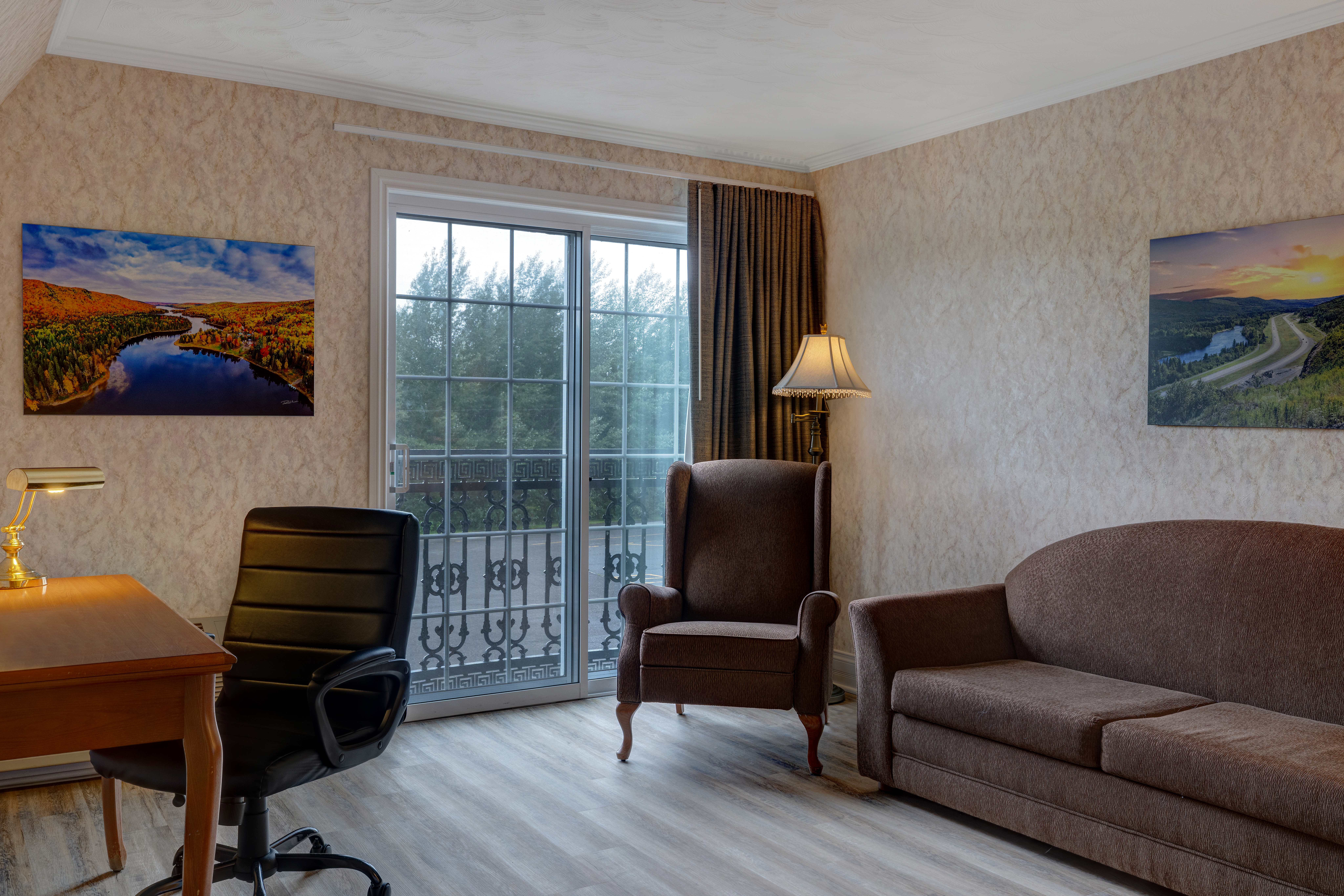 Guest room at the Days Inn by Wyndham Edmundston in Edmundston, New Brunswick