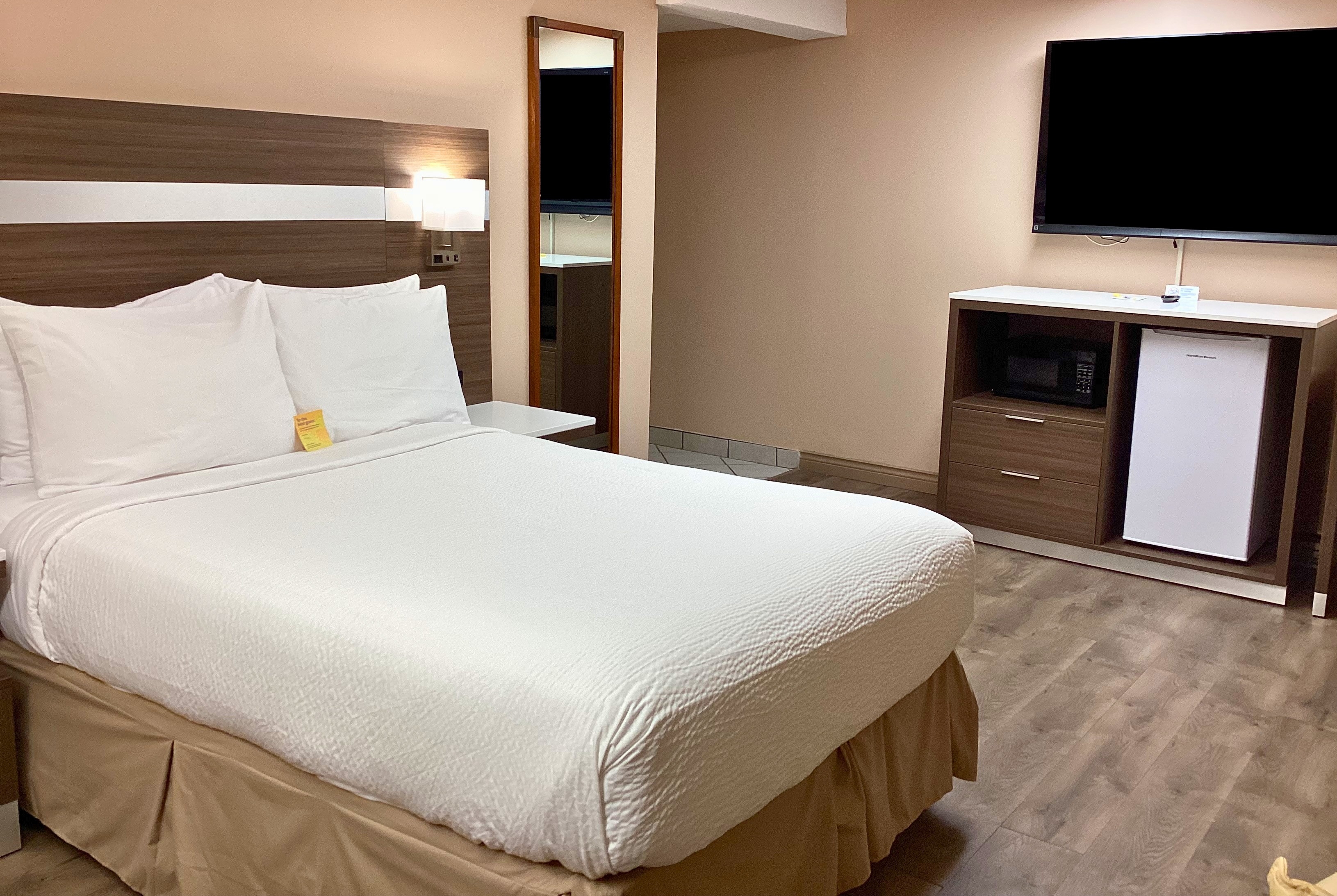 Guest room at the Days Inn by Wyndham Fredericton in Fredericton, New Brunswick