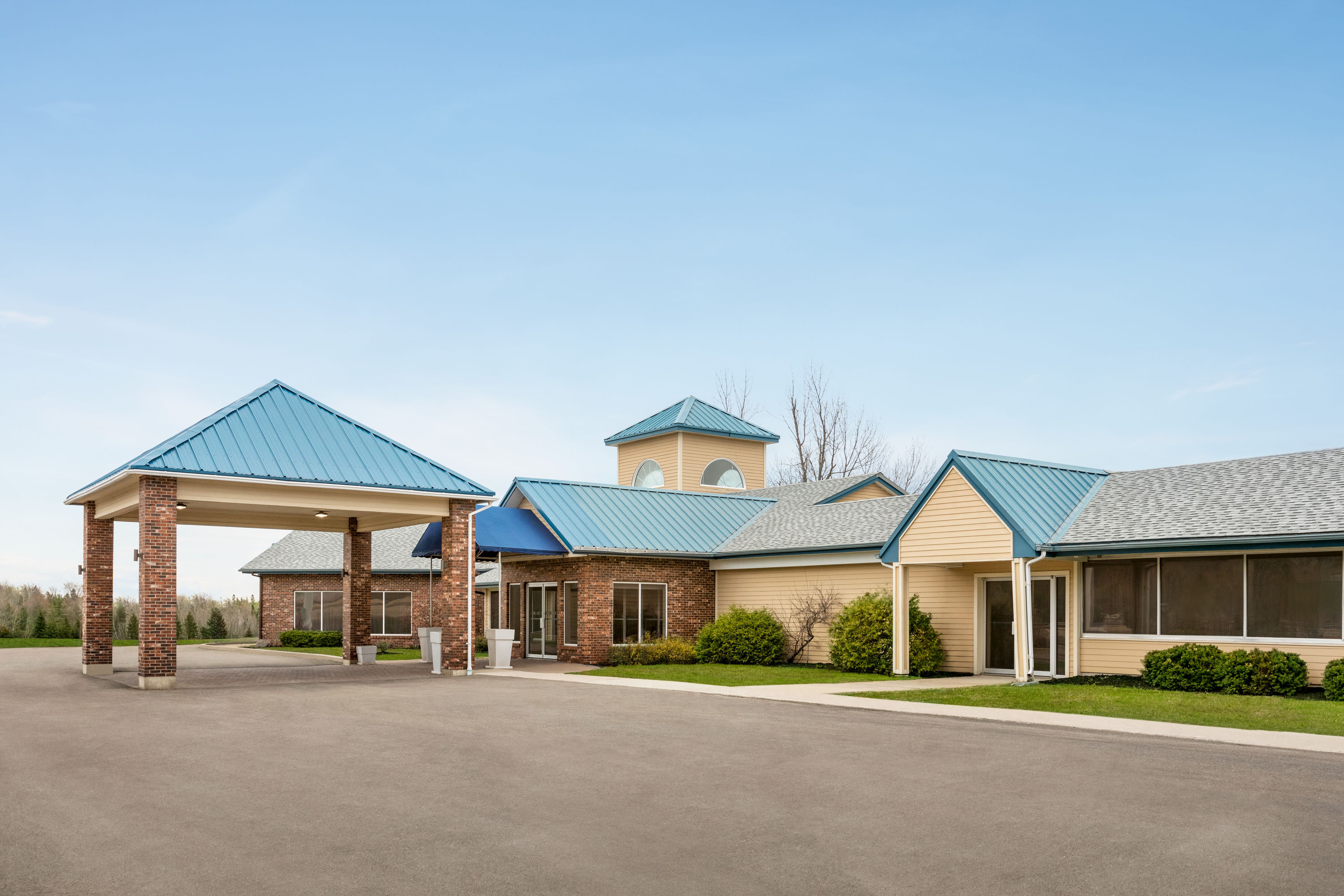 Days Inn Amp Suites By Wyndham Moncton Moncton Nb Hotels