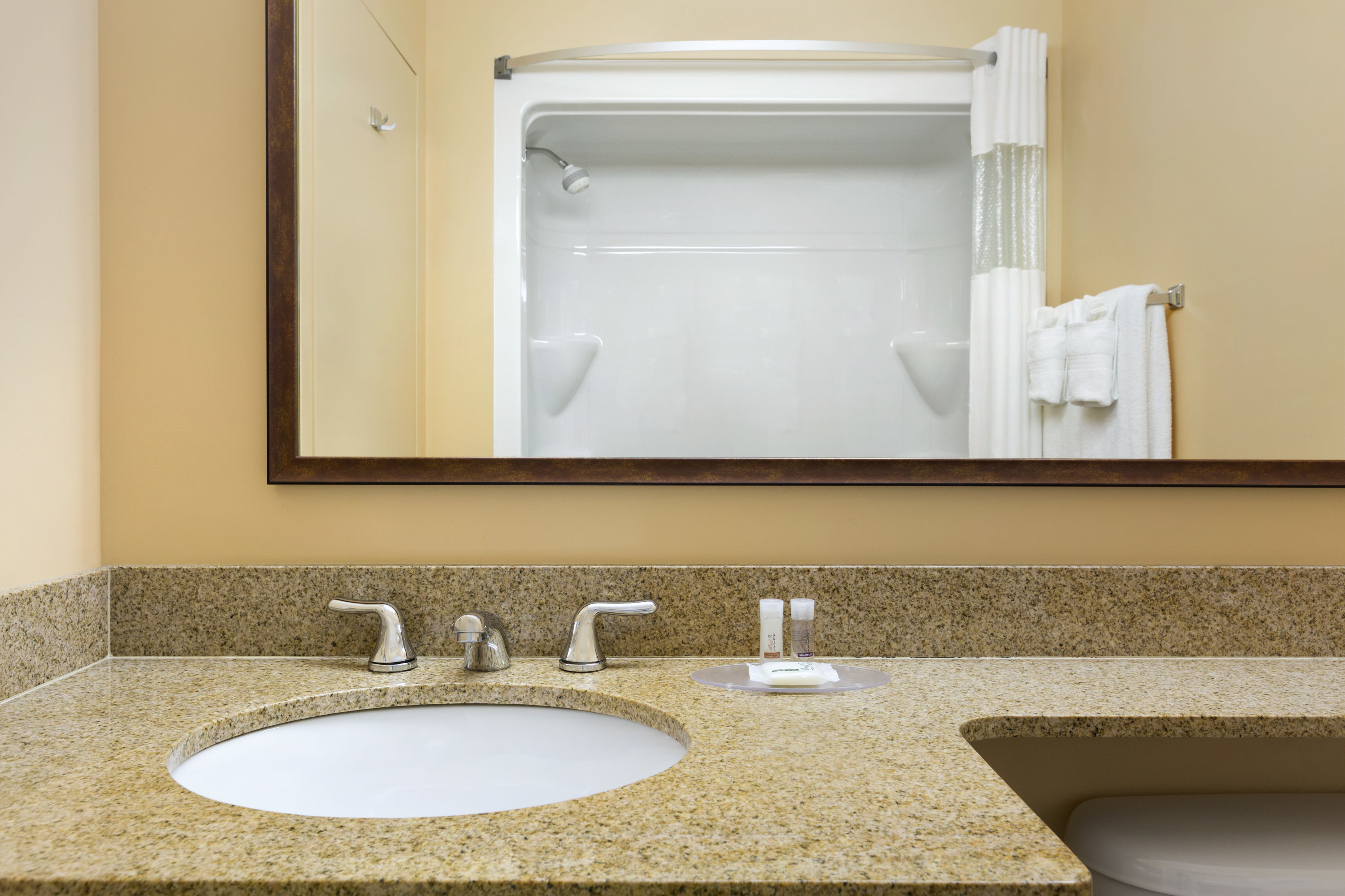 Guest room bath at the Days Inn by Wyndham Oromocto Conference Centre in Oromocto, New Brunswick