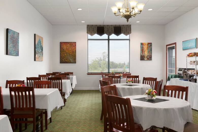 Days Inn Conference Centre By Wyndham Oromocto Hotels Days Inn Conference Centre By Wyndham Oromocto Restaurant In New Brunswick