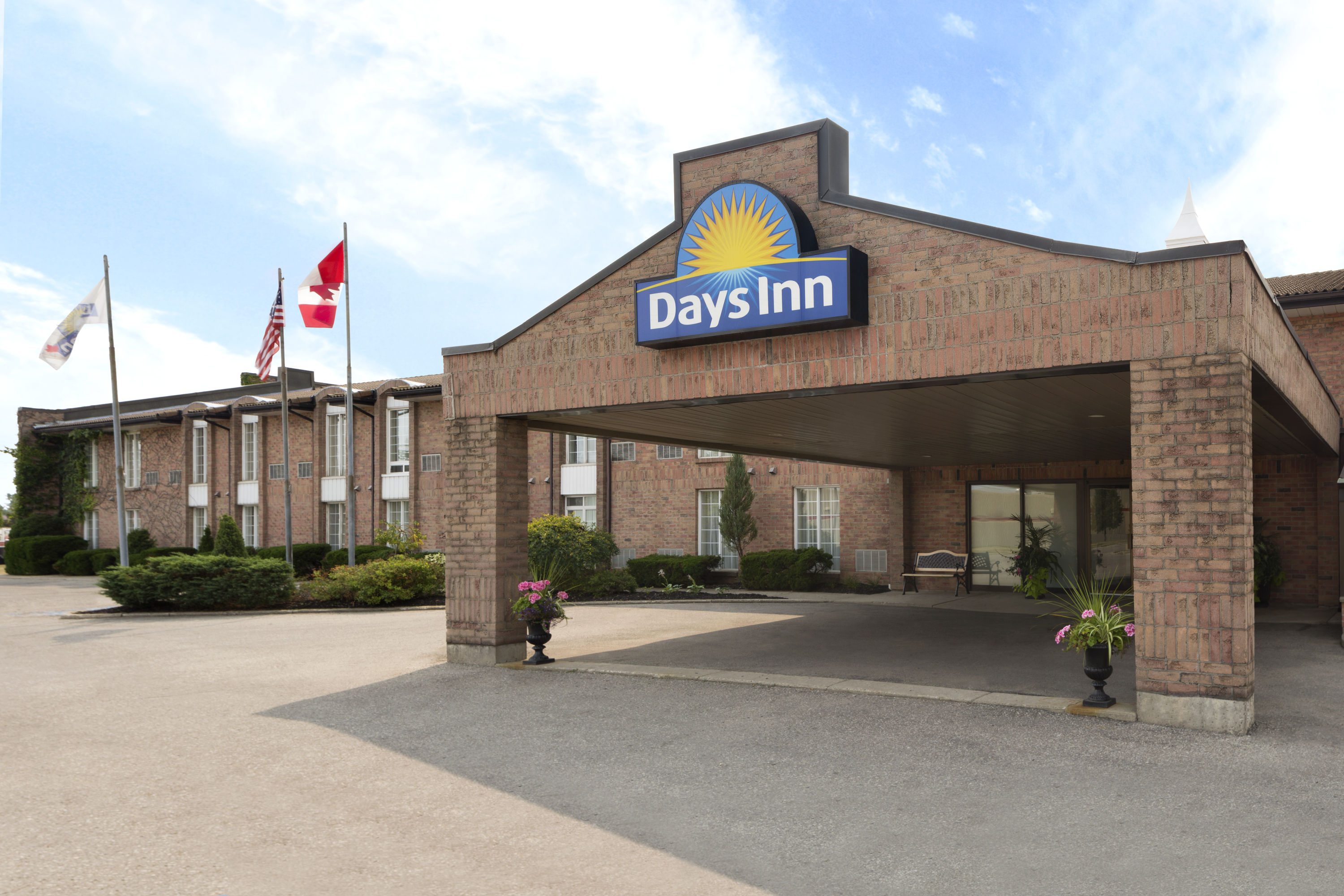 Days Inn By Wyndham Brantford Brantford On Hotels
