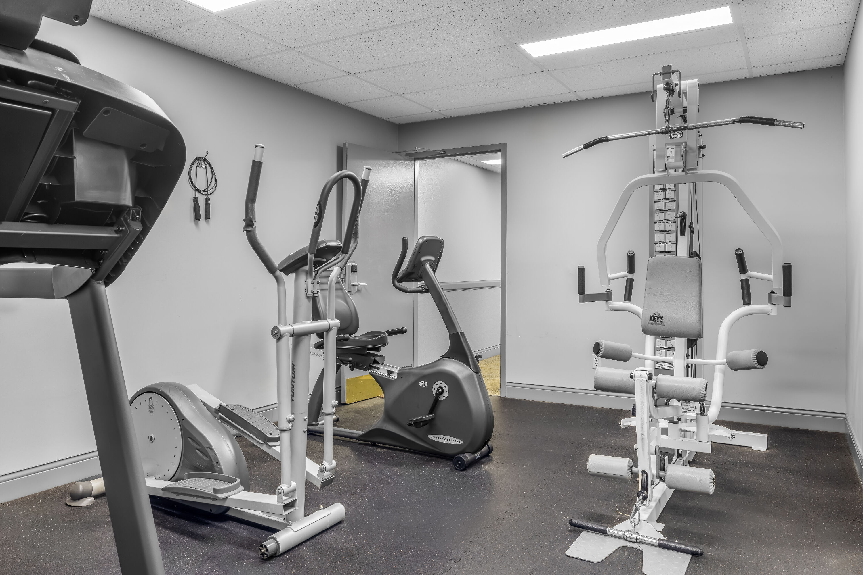 Fitness room at Days Inn by Wyndham Leamington in Leamington, Ontario