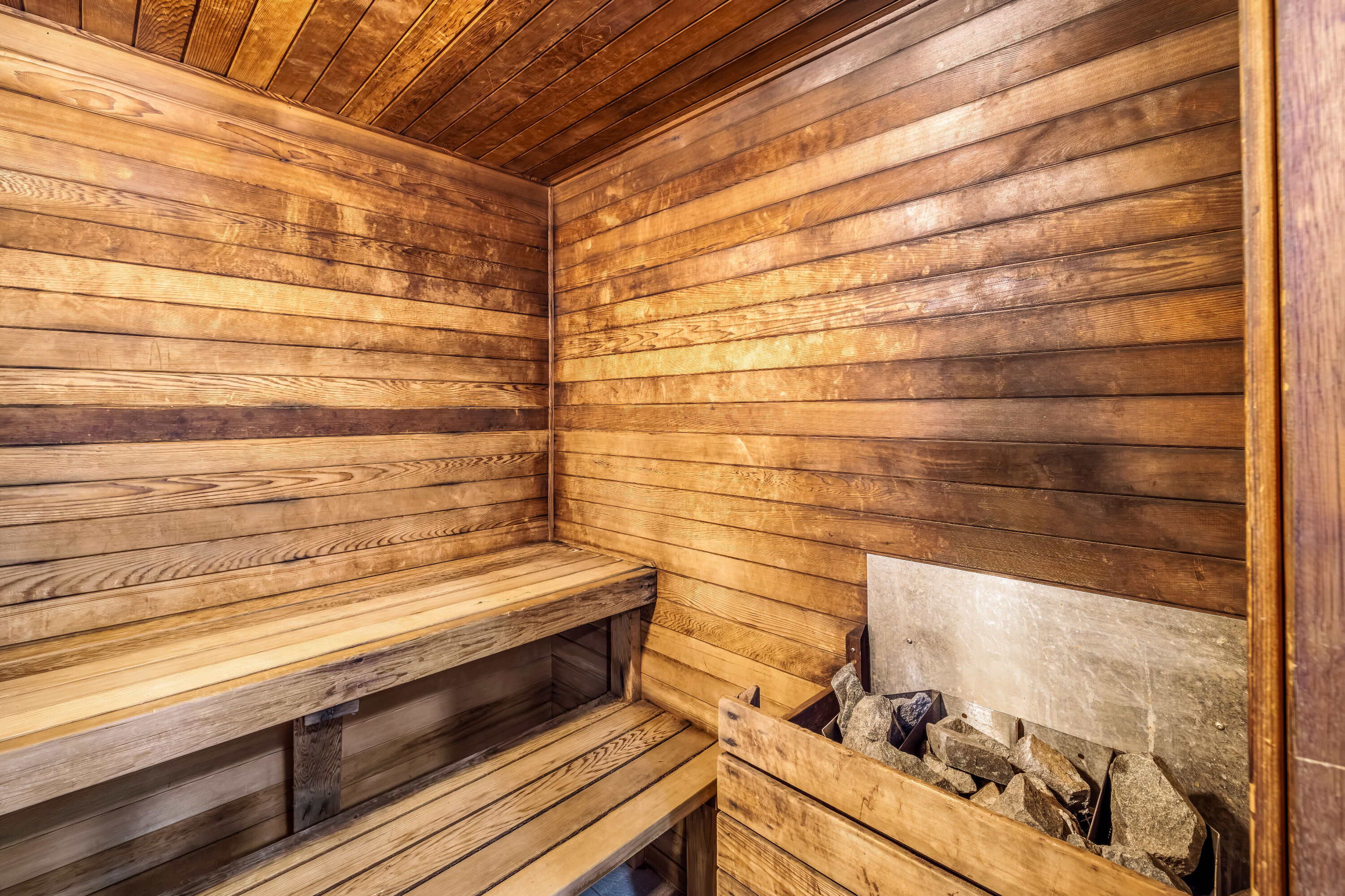 Days Inn by Wyndham Leamington sauna in Leamington, Ontario