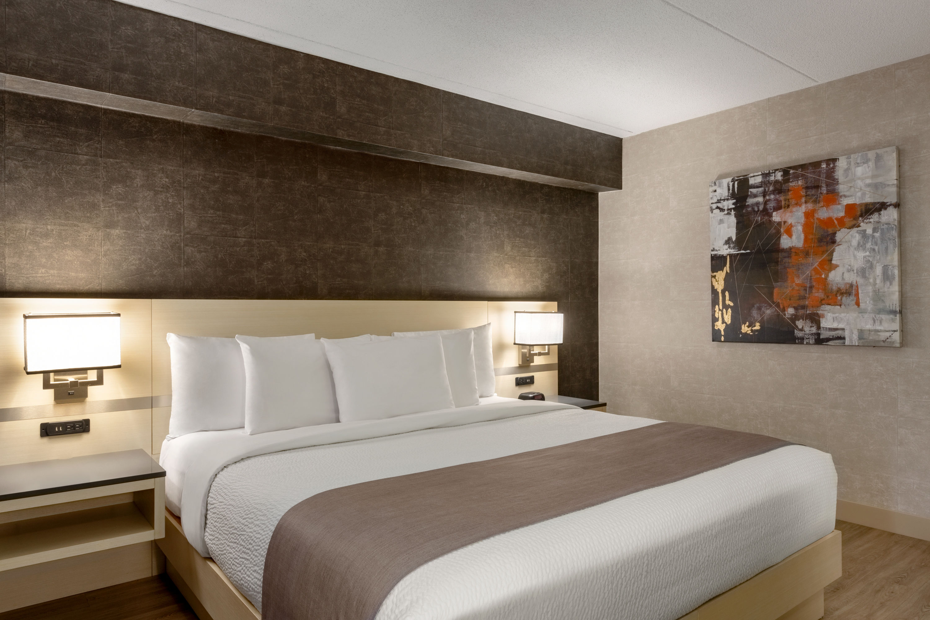 Guest room at the Days Inn by Wyndham Toronto West Mississauga in Mississauga, Ontario