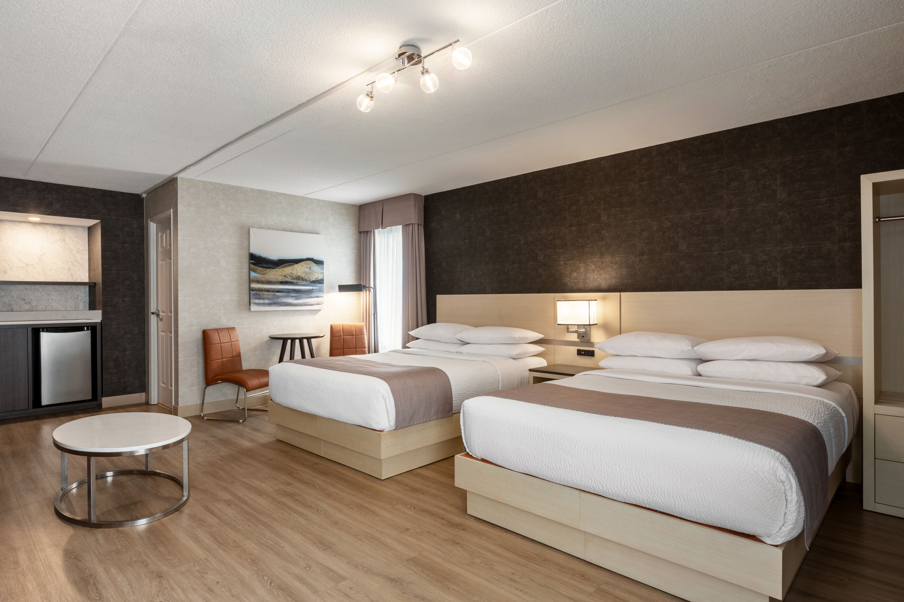 Guest room at the Days Inn by Wyndham Toronto West Mississauga in Mississauga, Ontario