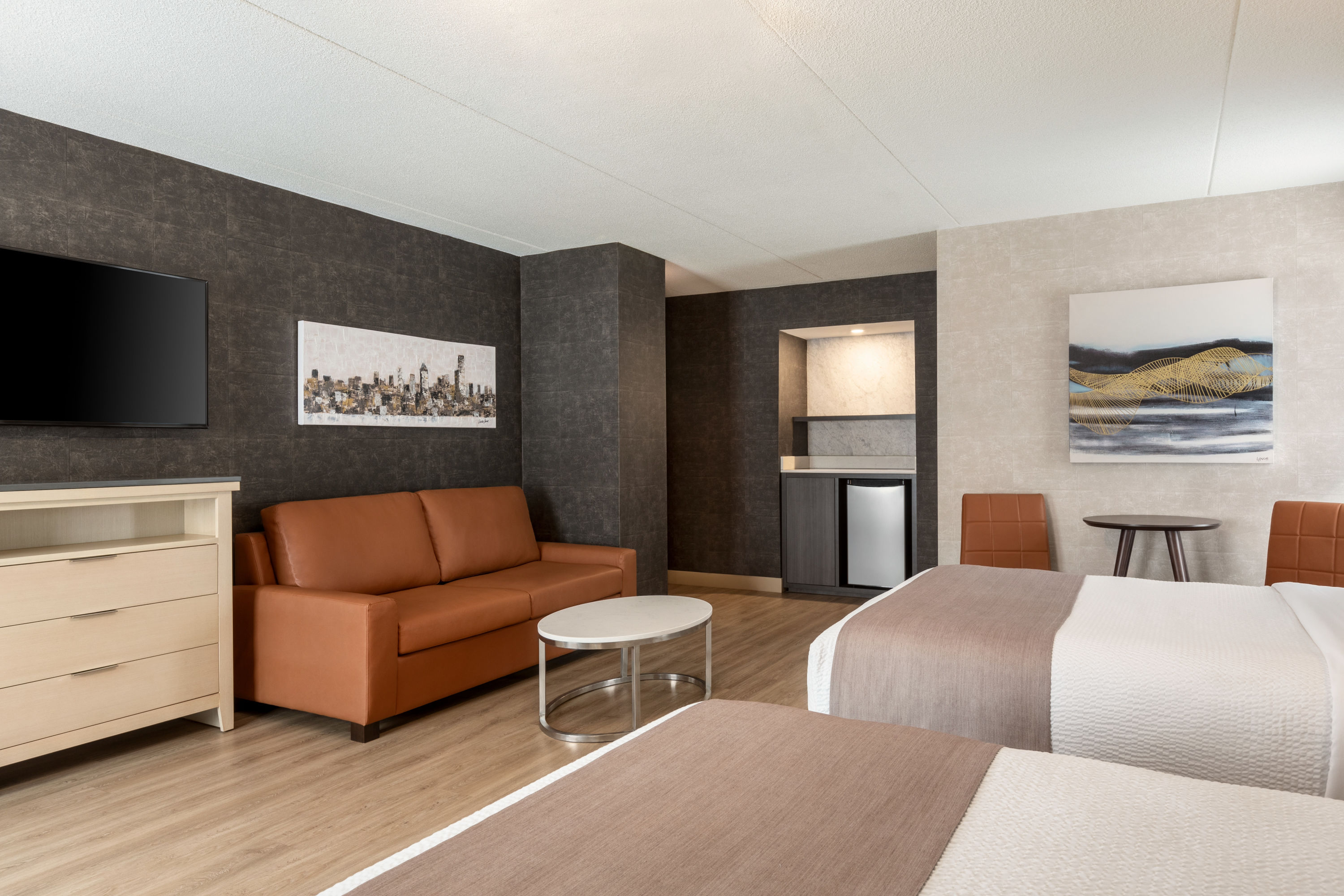 Guest room at the Days Inn by Wyndham Toronto West Mississauga in Mississauga, Ontario