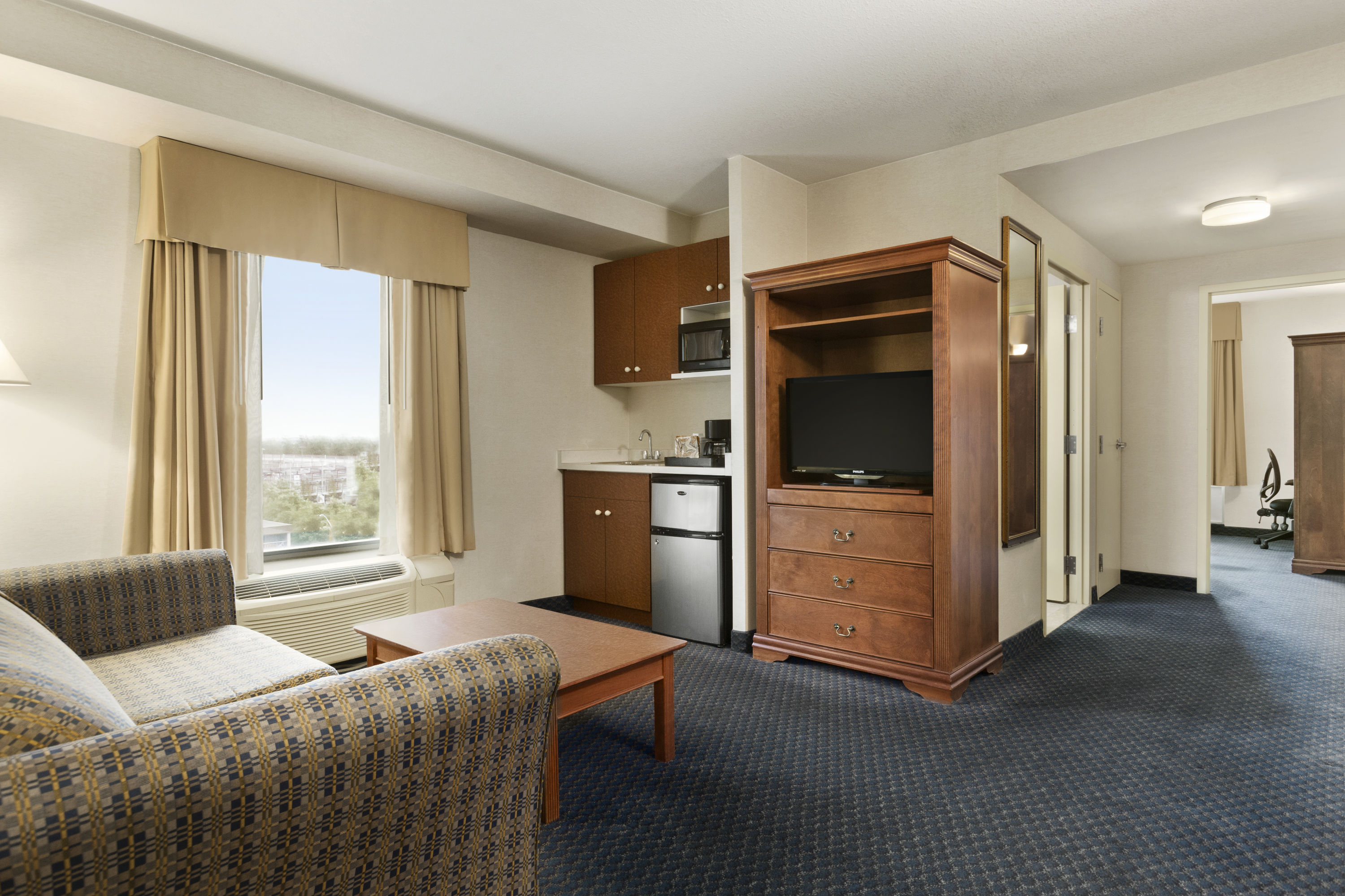 Days Inn by Wyndham Niagara Falls Centre St. By the Falls suite in Niagara Falls, Ontario
